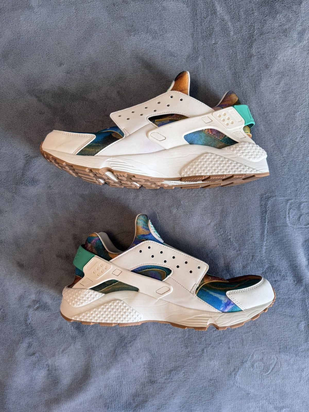 Nike NIKE AIR HUARACHE RUN PRINT Size US 12 / EU 45 - 5 Thumbnail