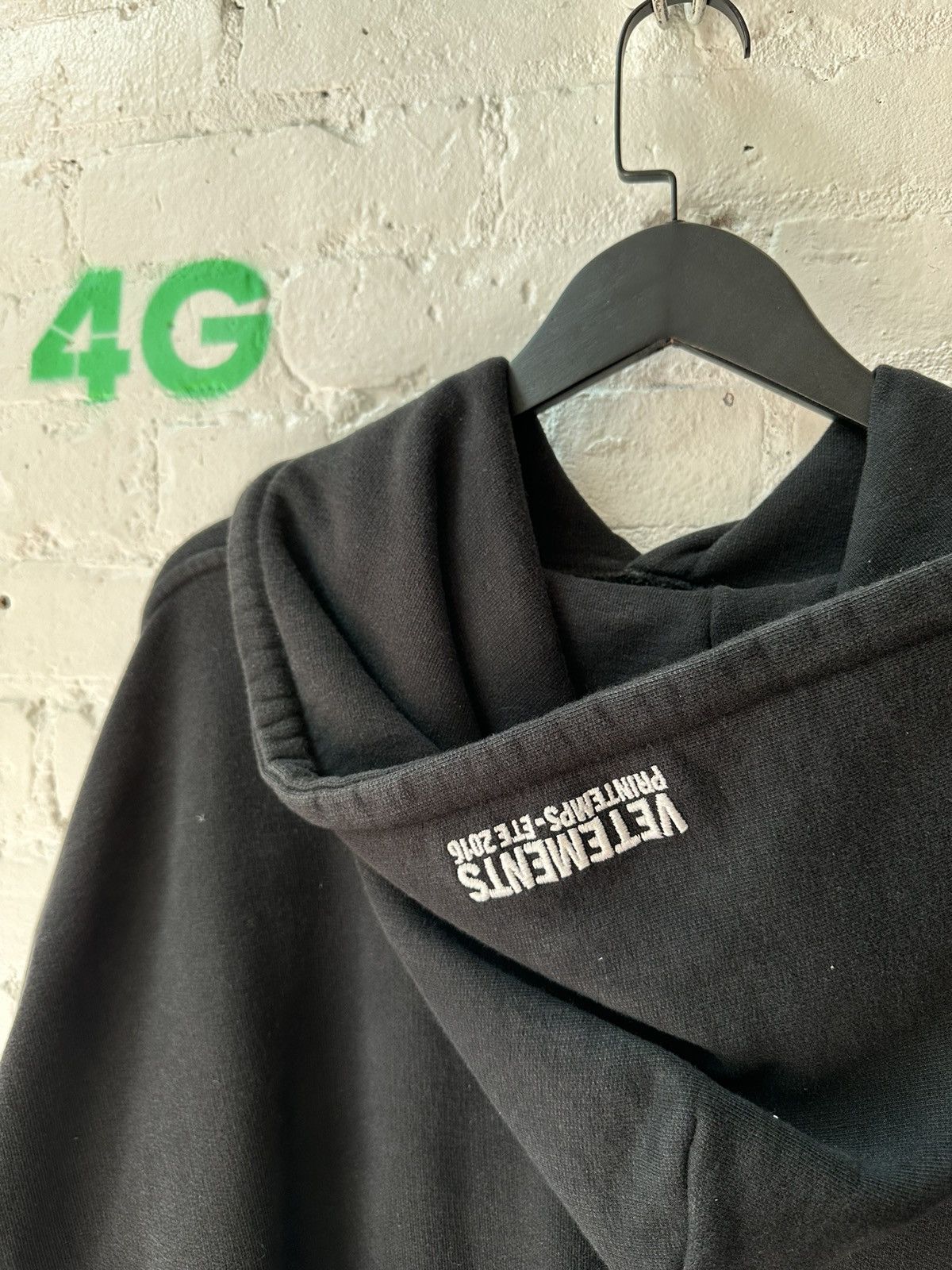Vetements VETEMENTS CHAMPION OVERSIZED HOODIE SZ L Size US M / EU 48-50 / 2 - 4 Thumbnail