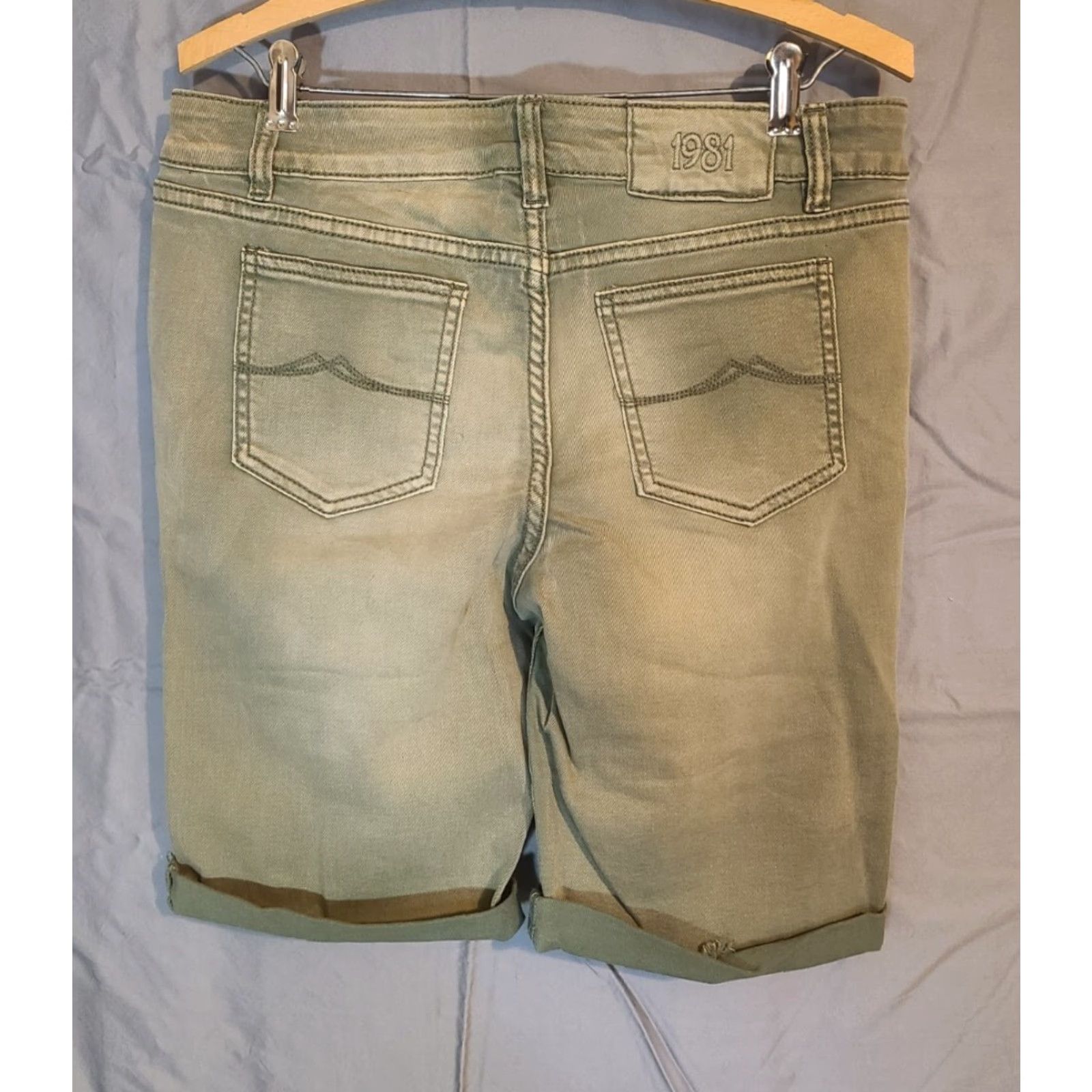 Denime VINTAGE Ruff Hewn Womens Green Denim Jean Shorts 10 Casual Cut-Off 100% Cotton Denim Zip Front Machine Washable Womens Shorts Size 32" / US 10 / IT 46 - 6 Thumbnail