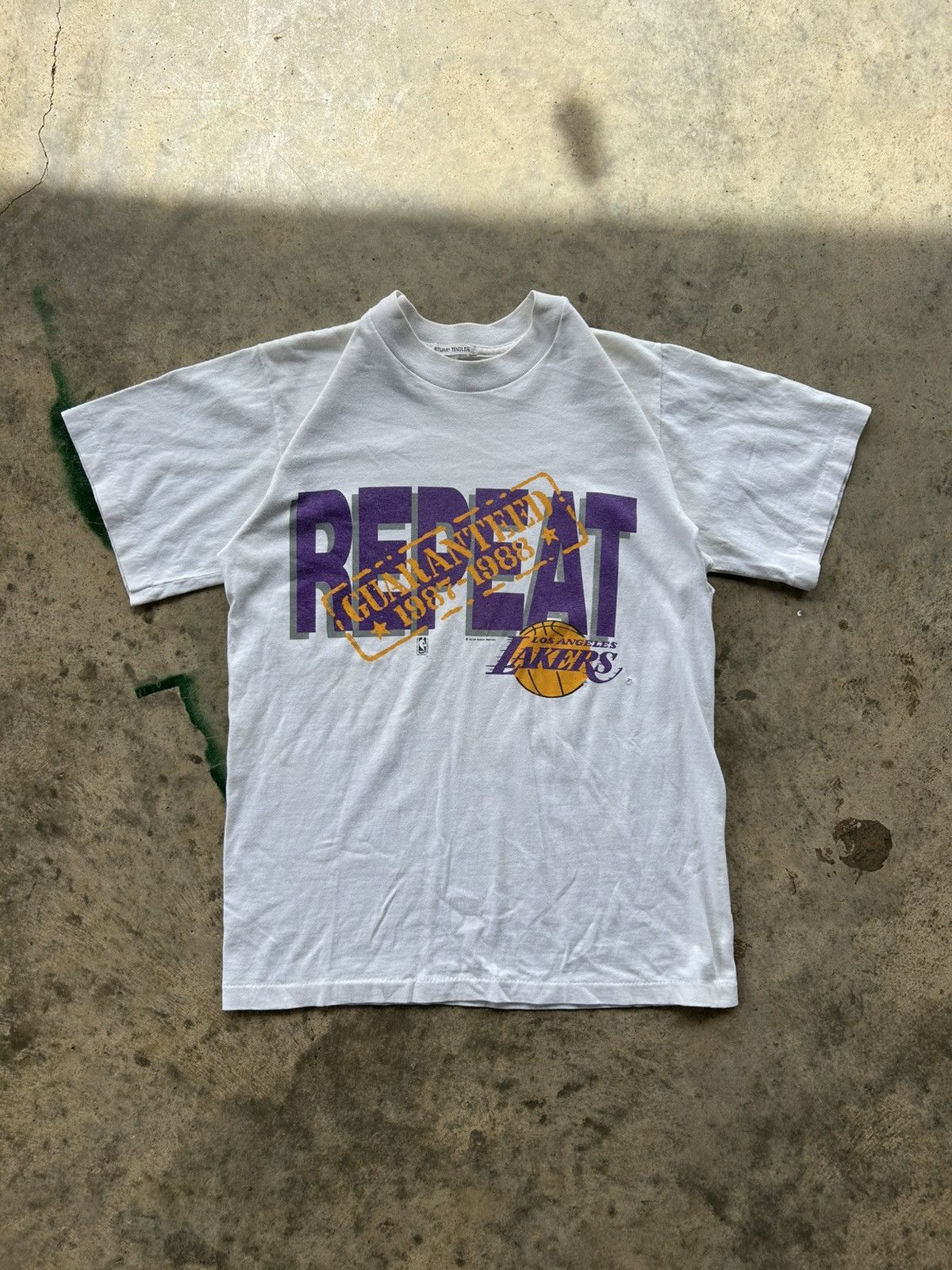 Other 1988 Los Angeles Lakers Repeat 1987-1988 Tee Size US S / EU 44-46 / 1 - 1 Thumbnail