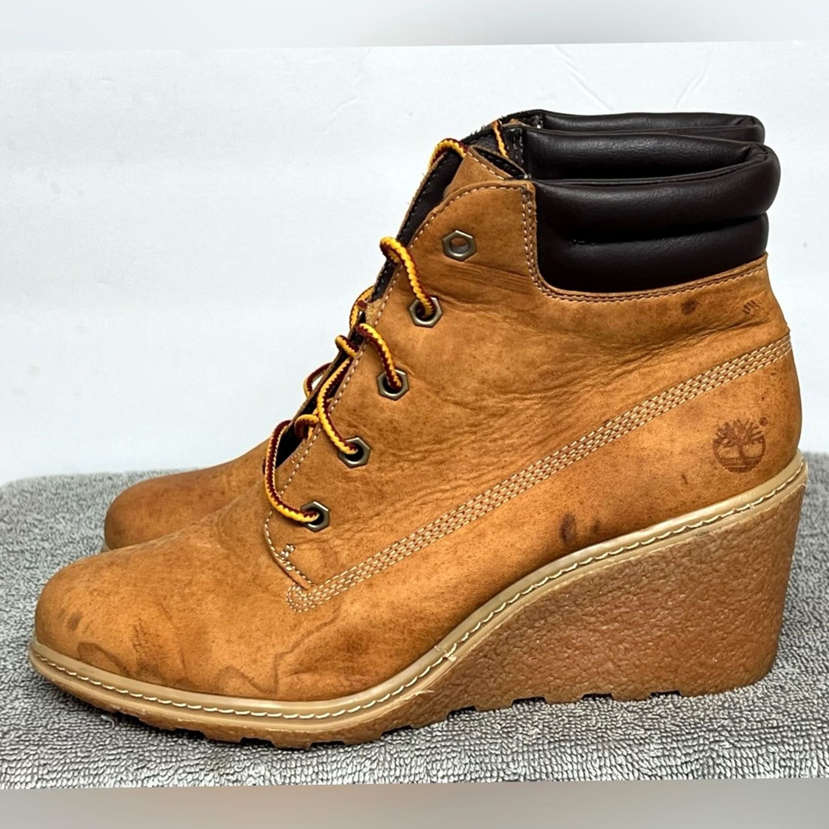 Timberland Timberland Earthkeepers Amston 8251A Wedge Bootie Beige Ankle Women’s Size 7 | Leather Upper | Tan Combat Heel Small Details? No, keep as is Size US 7 / IT 37 - 3 Thumbnail