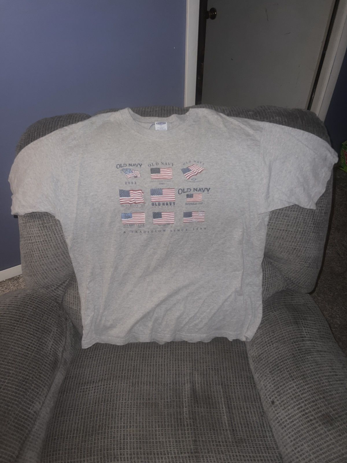 Old Navy Old Navy Flag Tee Size US XXL / EU 58 / 5 - 1 Thumbnail