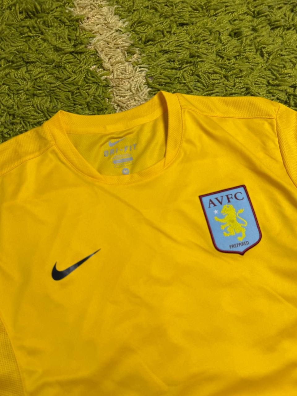 Nike Nike Aston Villa Soccer Jersey 2011/2012 Away Jersey Size US M / EU 48-50 / 2 - 2 Thumbnail