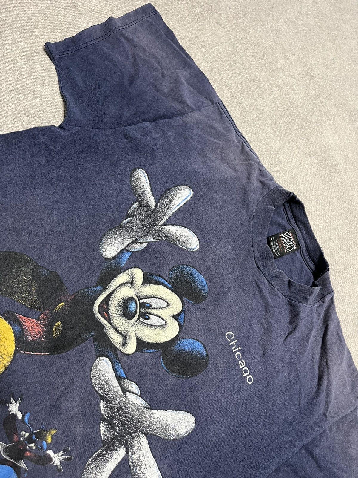 Mickey Mouse Vintage Disney Sherrys Mickey Mouse T Shirt Chicago 90s Mens Size US L / EU 52-54 / 3 - 4 Thumbnail