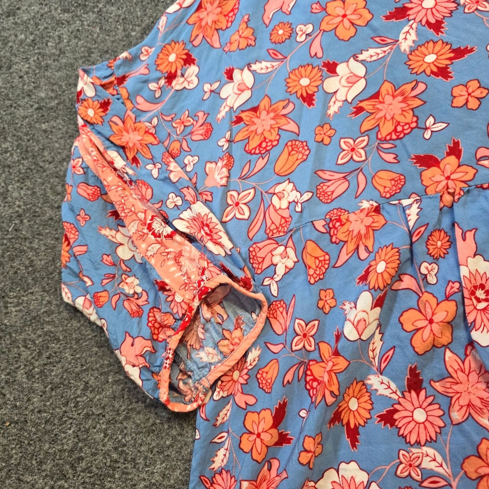 Vintage Suzanne Betro Top Womens 2X Blue Pink Floral Peasant Long Sleeve Casual V-Neck Blouse Size XXL / US 16-18 / IT 52-54 - 4 Thumbnail