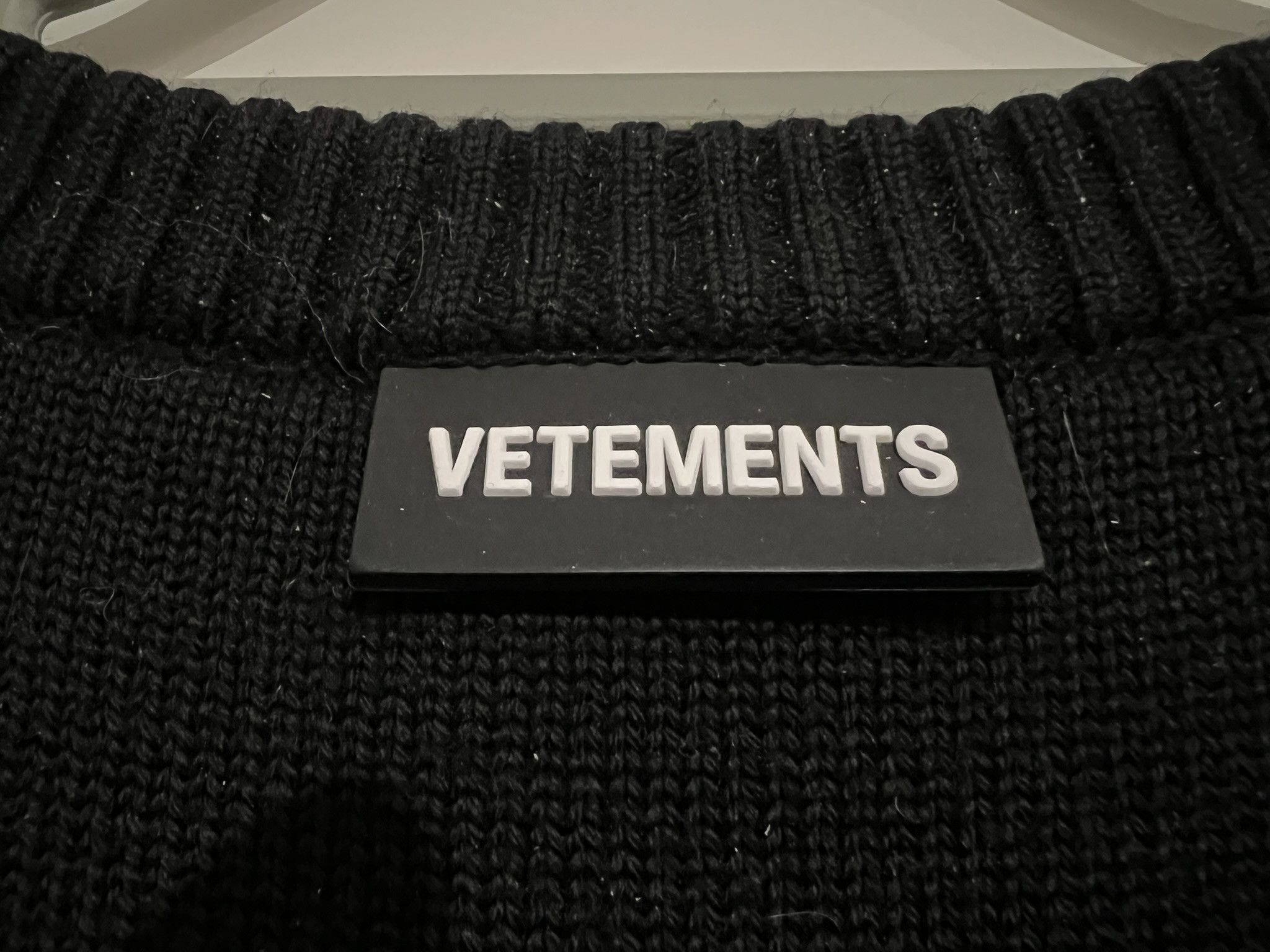 Vetements Intarsia Logo Knit Sweater - 100% Extra Fine Merino Wool Size US M / EU 48-50 / 2 - 5 Thumbnail