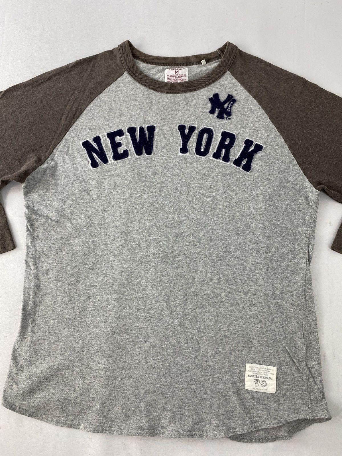 MLB MLB NY New Yankess Raglan 3q Sleeve Big Logo Tee Size US M / EU 48-50 / 2 - 3 Thumbnail