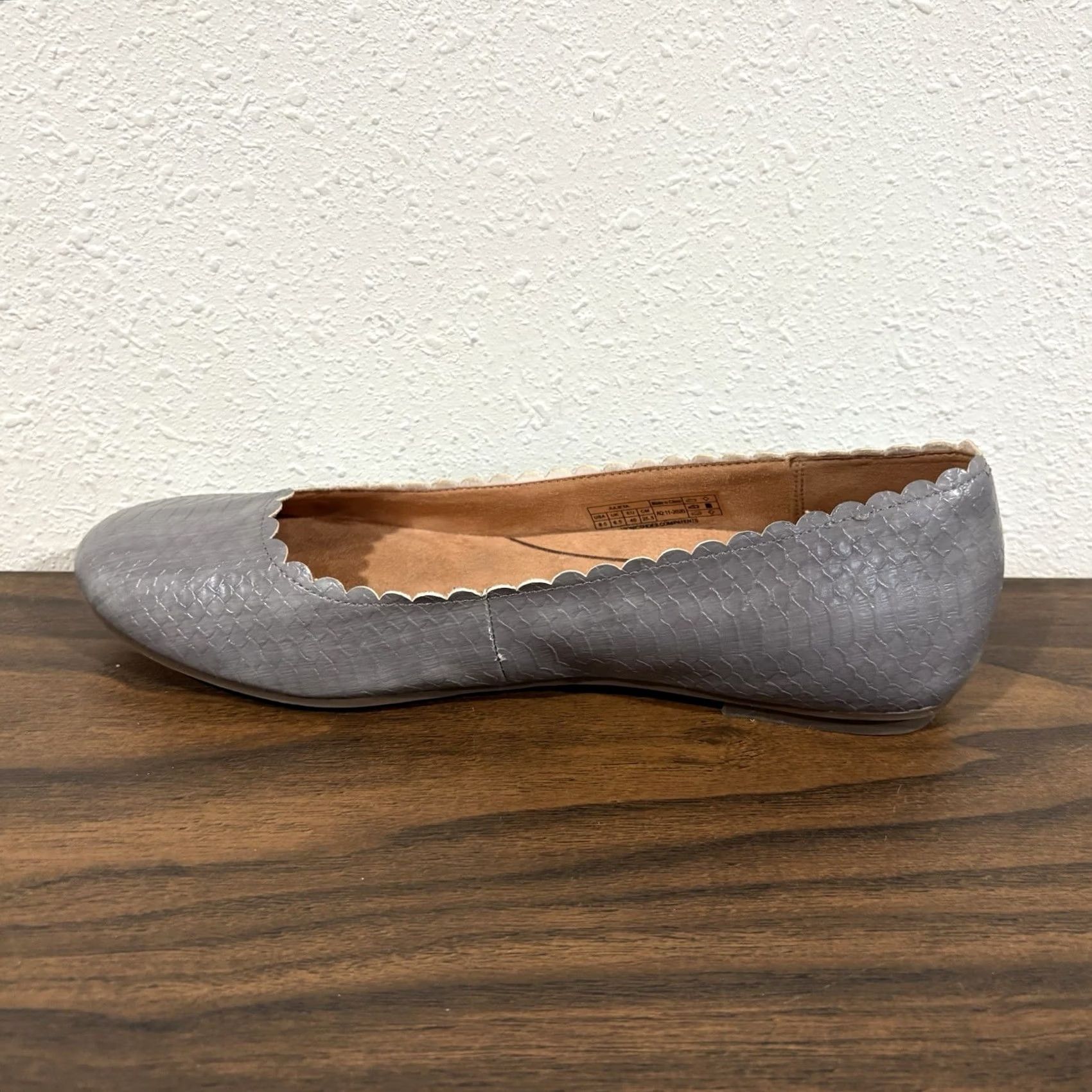 Vionic Vionic Julieta Ballet Flats Womens Size 8.5 Grey Snake Print Scalloped Comfort Size US 9 / IT 39 - 6 Thumbnail