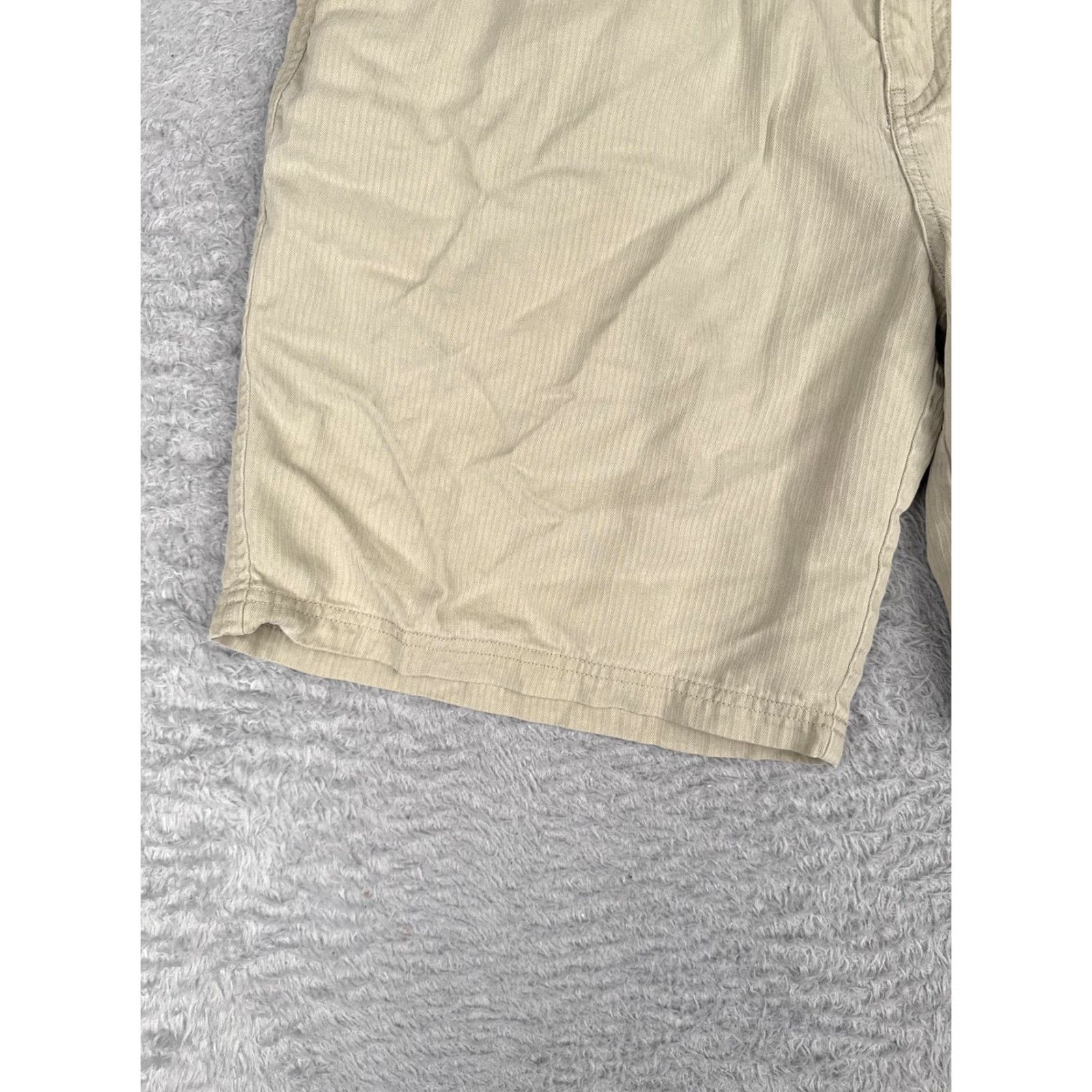 Tommy Bahama VINTAGE Tommy Bahama Shorts Mens 35 Khaki Tencel Lyocell Pleated Casual Chino Zip Fly Beach Mens Size US 35 - 3 Thumbnail