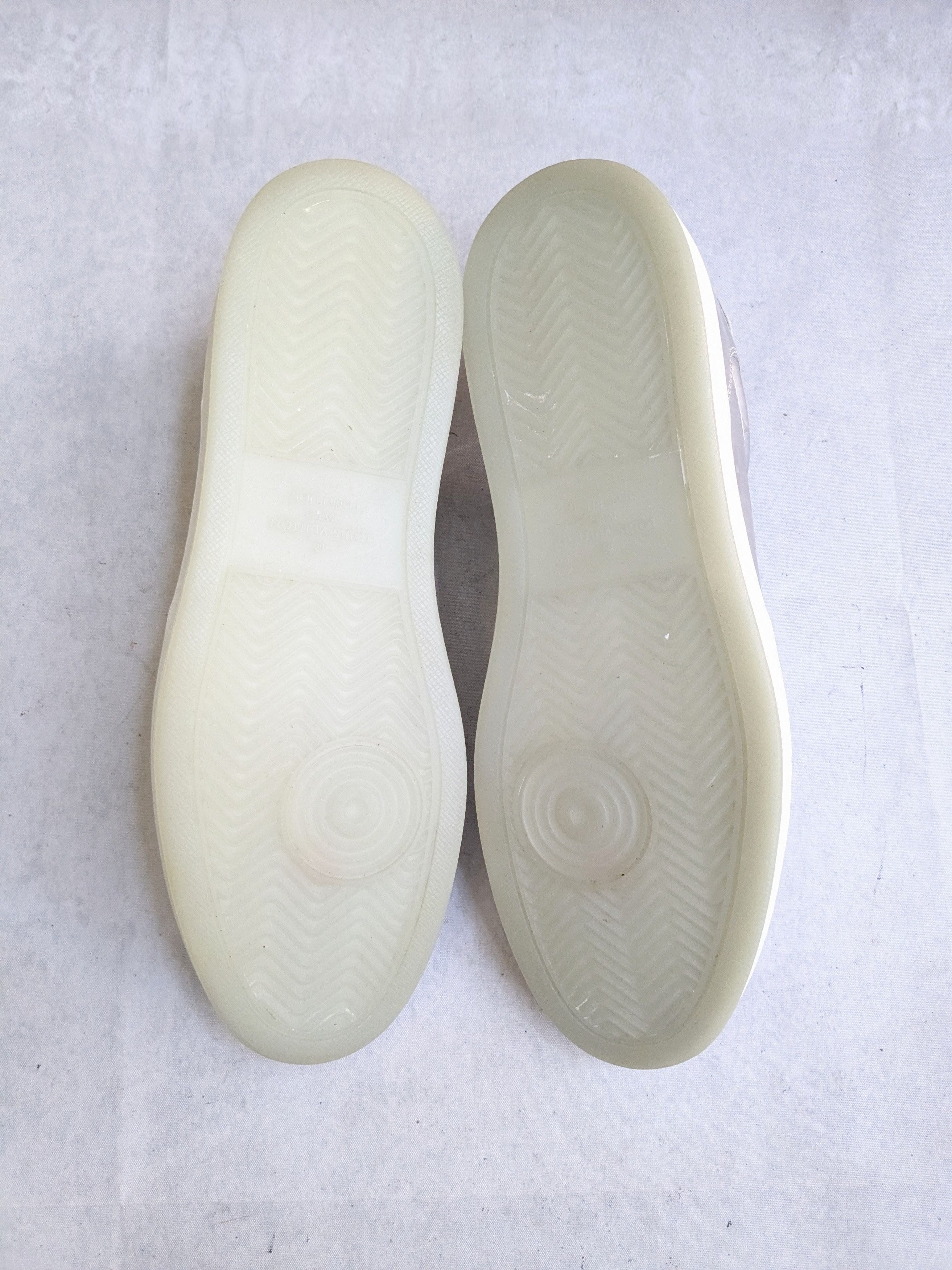 Louis Vuitton Louis Vuitton Monogram Sneakers Silver 10.5 Leather Size US 10.5 / EU 43-44 - 18 Thumbnail