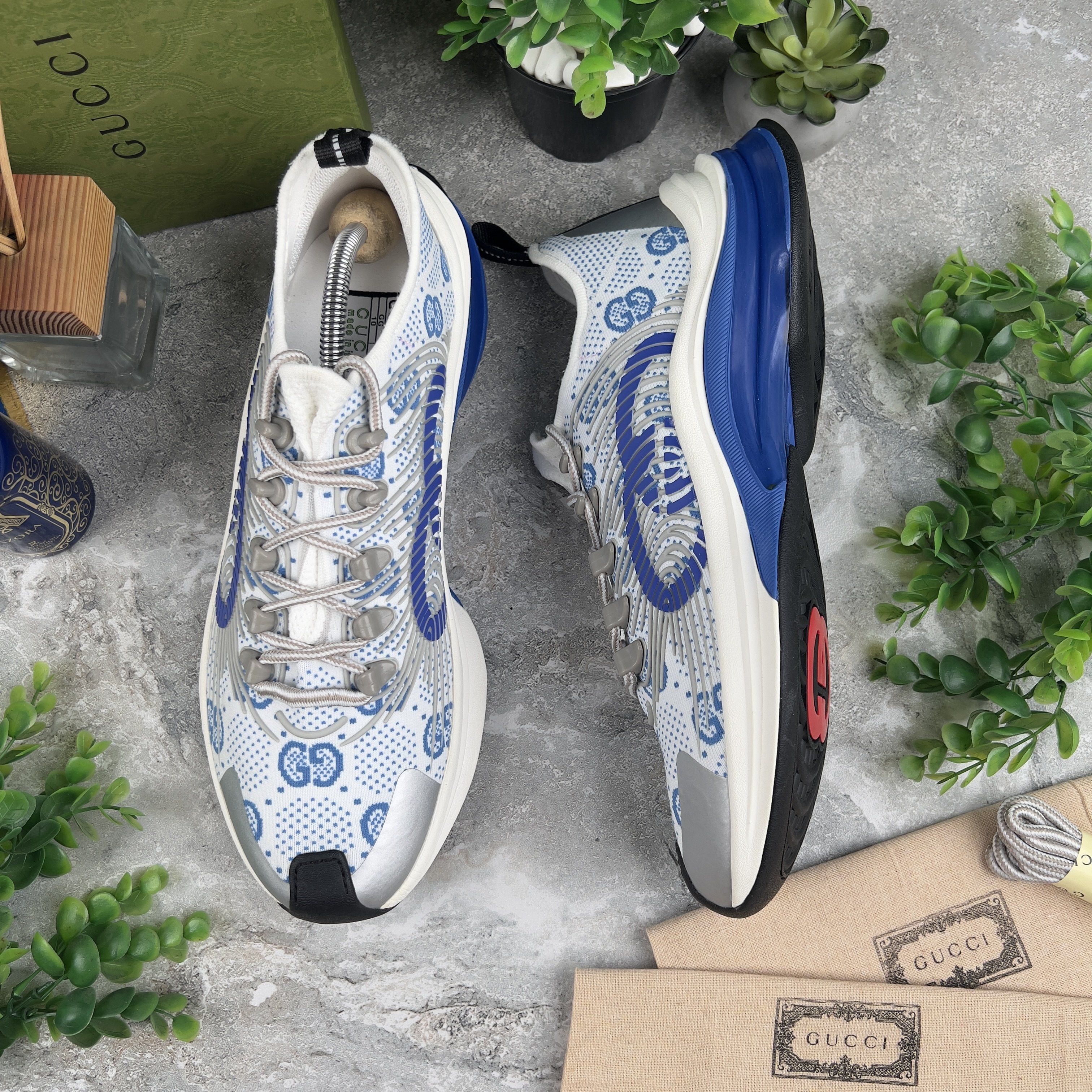 Gucci NEW Gucci Run Exclusiv GG Monogram Sneakers Fabric Size US 10.5 / EU 43-44 - 4 Thumbnail