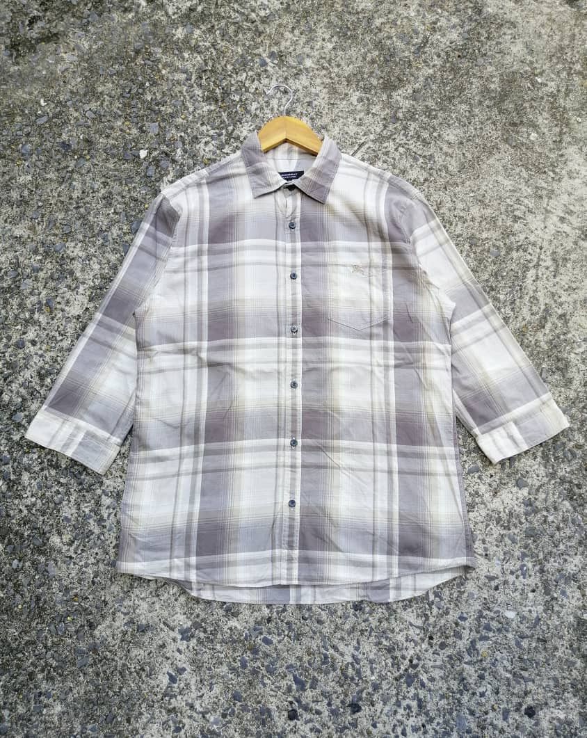 Burberry Burberry Black Label Plaid Buttons Shirt Size M / US 6-8 / IT 42-44 - 1 Thumbnail