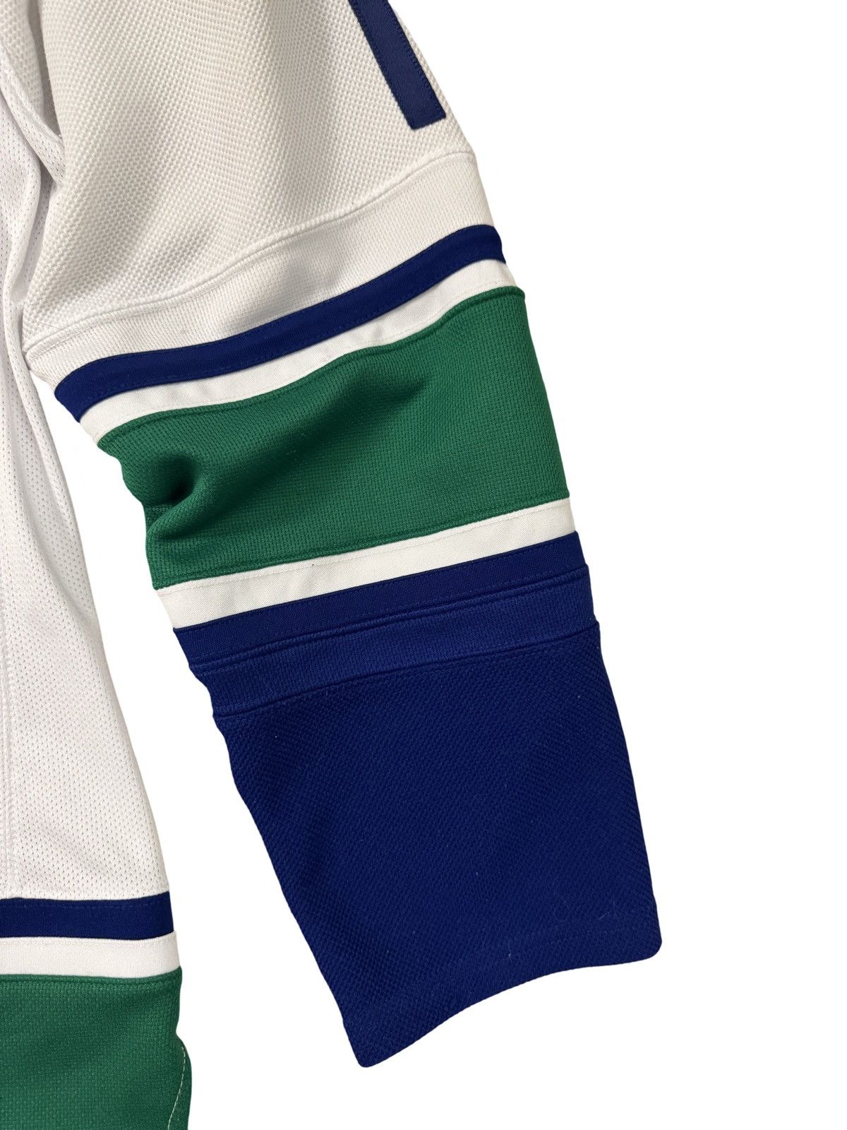 NHL × Reebok × Vintage 2010 NHL Vancouver Canucks Ryan Kesler #17 Jersey/NHL Jersey Size US M / EU 48-50 / 2 - 18 Thumbnail