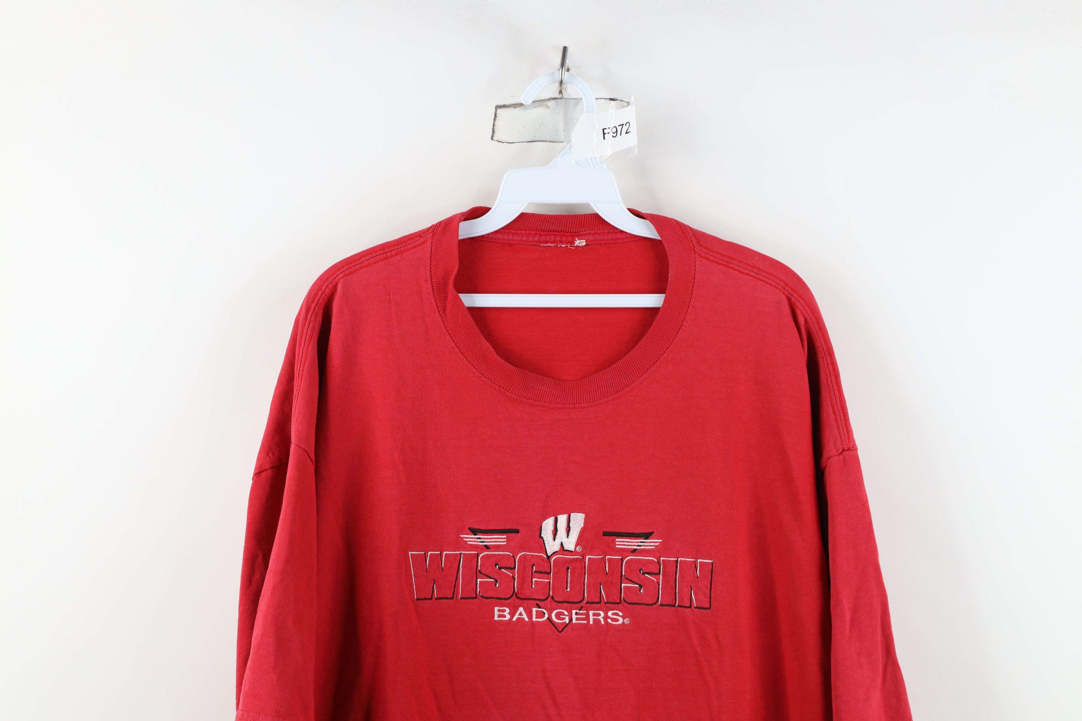 Vintage Vintage 90s Spell Out University of Wisconsin T-Shirt Red Size US XXL / EU 58 / 5 - 2 Thumbnail