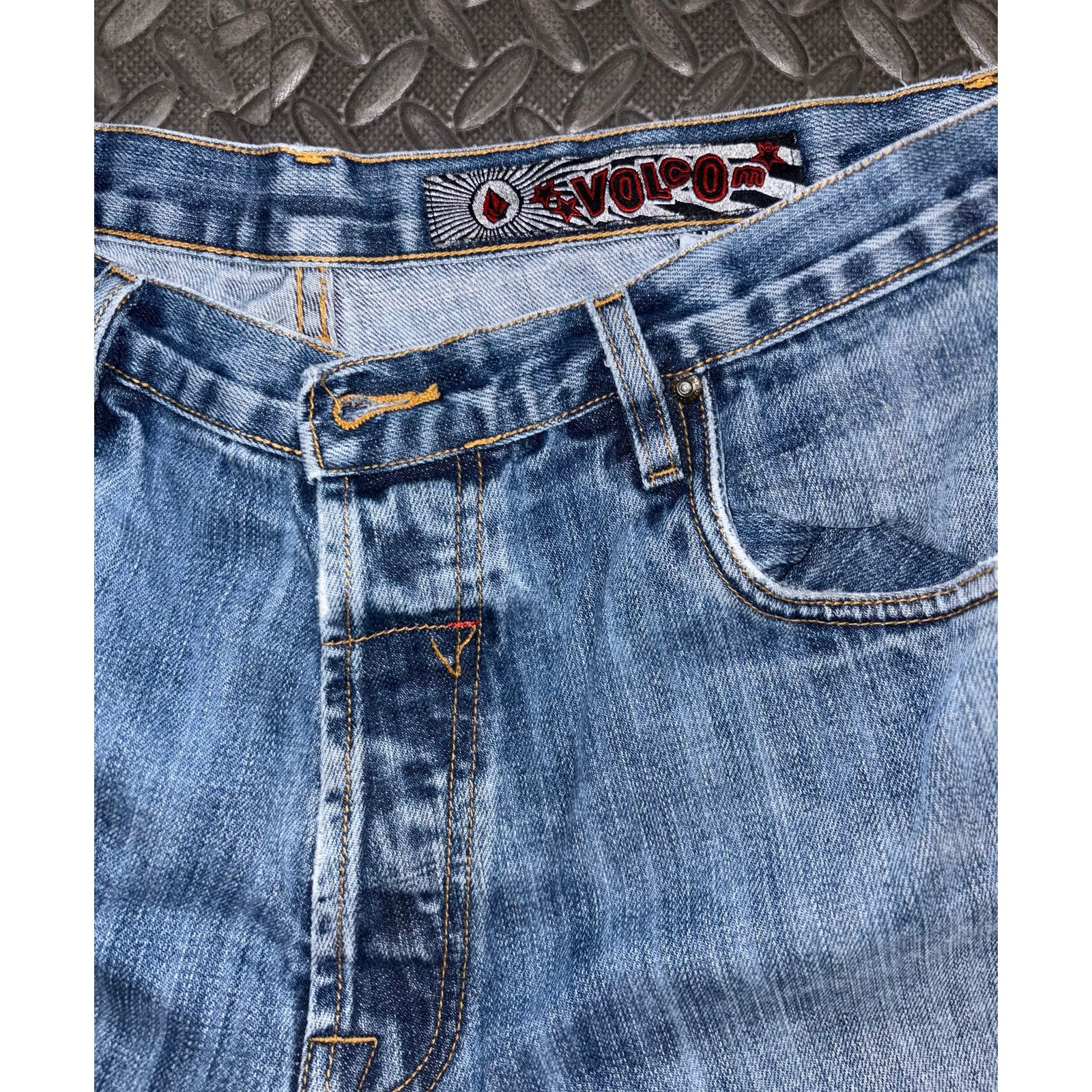 Volcom Vintage Volcom jeans Boardwear size 38x32 baggy denim Y2K Size US 38 / EU 54 - 2 Thumbnail