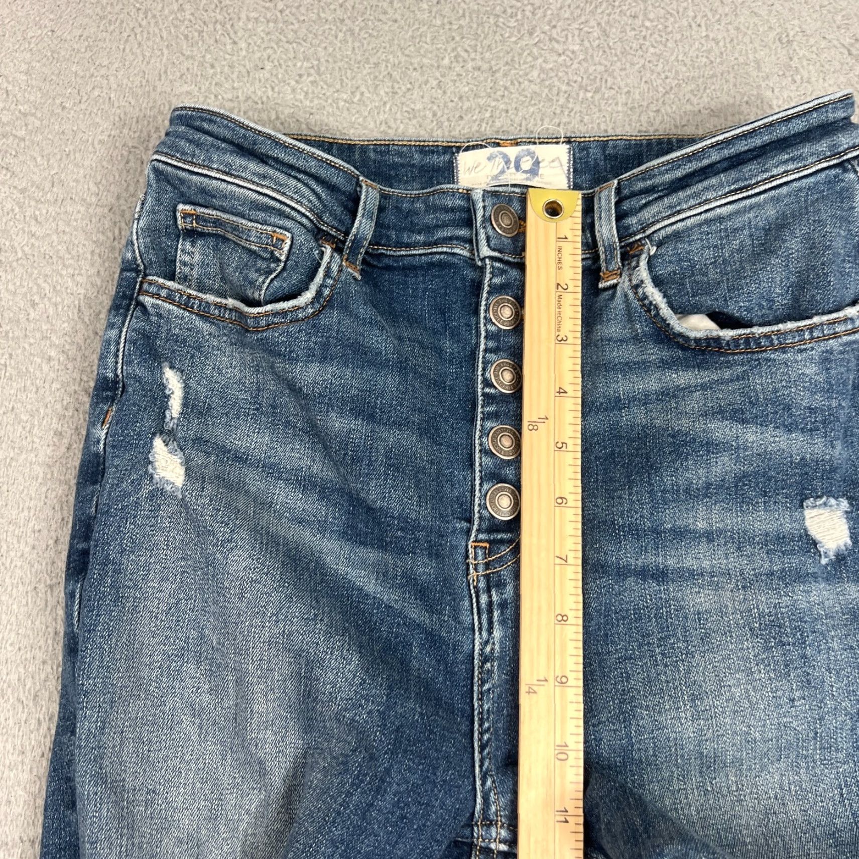 Vintage We The Free High Rise Mom Jeans Slim Straight Distressed Denim Blue 29 Women's Jeans 5-Pocket Denim Distressed Straight Fit Vintage? No Size 29" - 4 Thumbnail