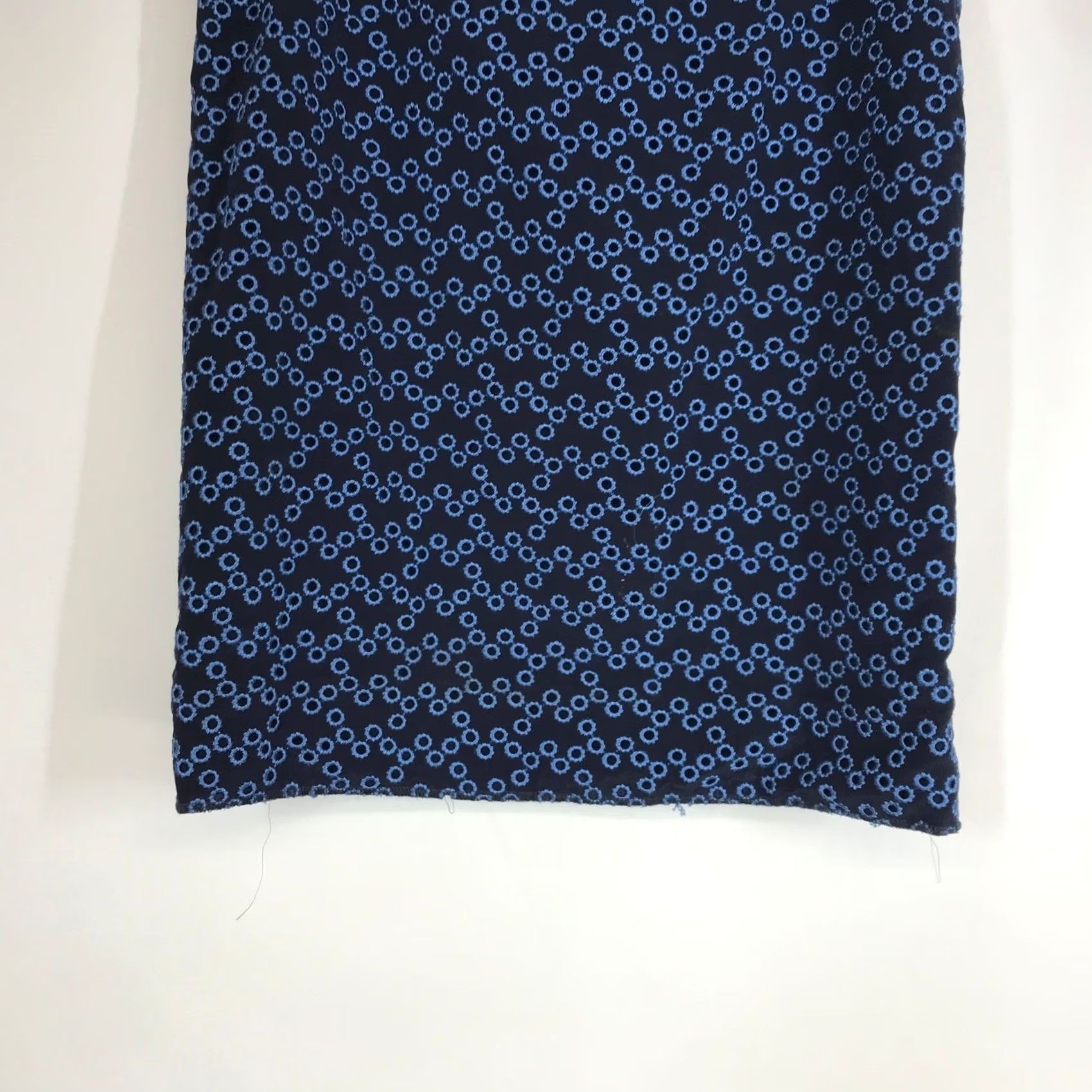 Vintage Akris Punto Navy Blue Geometric Print Pencil Skirt Women US 4 Size 27" / US 4 / IT 40 - 3 Thumbnail