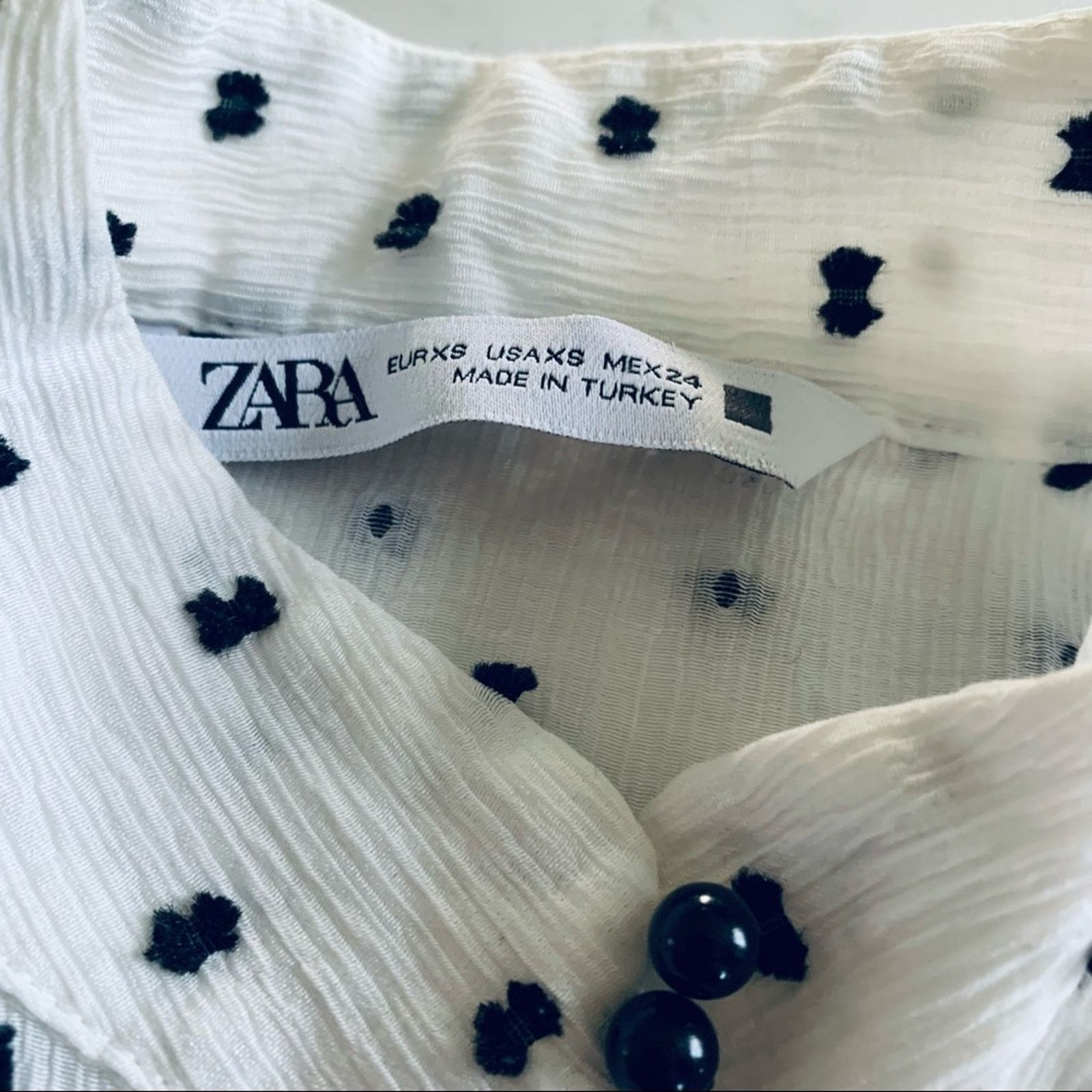 Zara Zara Swiss dot blouse BLOGGERS FAVORITE size XS Size XS / US 0-2 / IT 36-38 - 5 Thumbnail