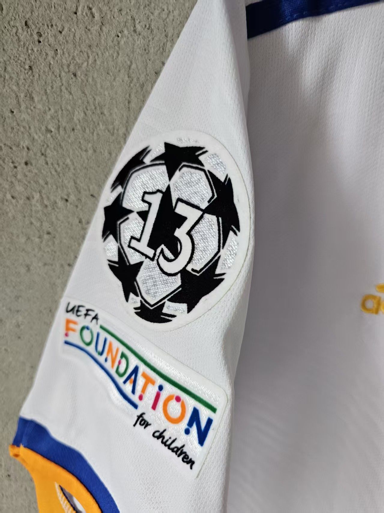 Other 2022 Real Madrid #9 Karim Benzema Jersey Home Size US XL / EU 56 / 4 - 3 Thumbnail