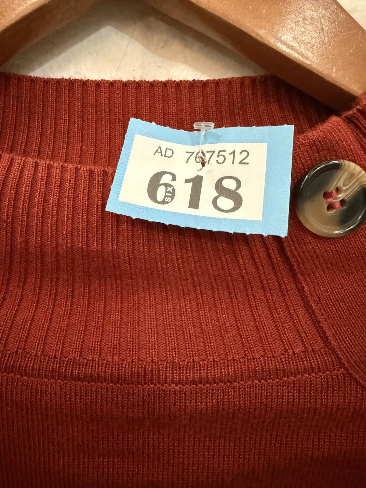 Unknown London Rust Orange Button-Accent Sweater Size XS / US 0-2 / IT 36-38 - 4 Thumbnail