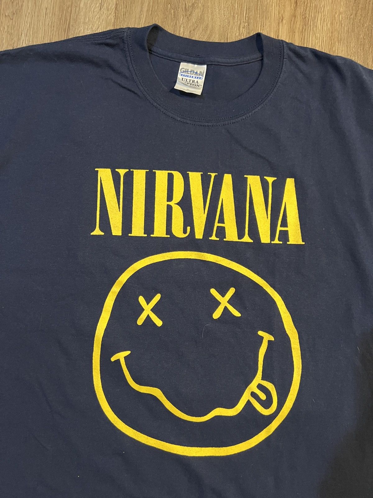 Gildan Vintage Smiley Nirvana t shirt Size US XL / EU 56 / 4 - 1 Thumbnail