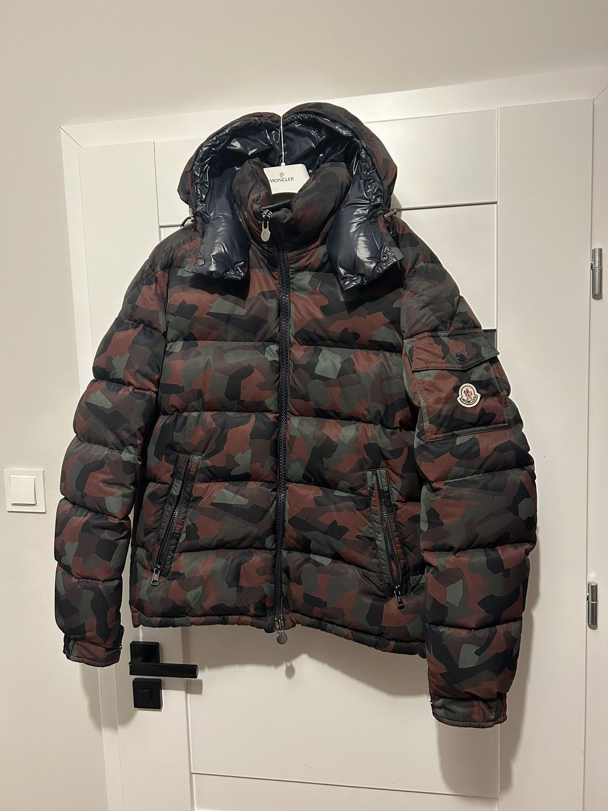 Moncler maya camo best sale