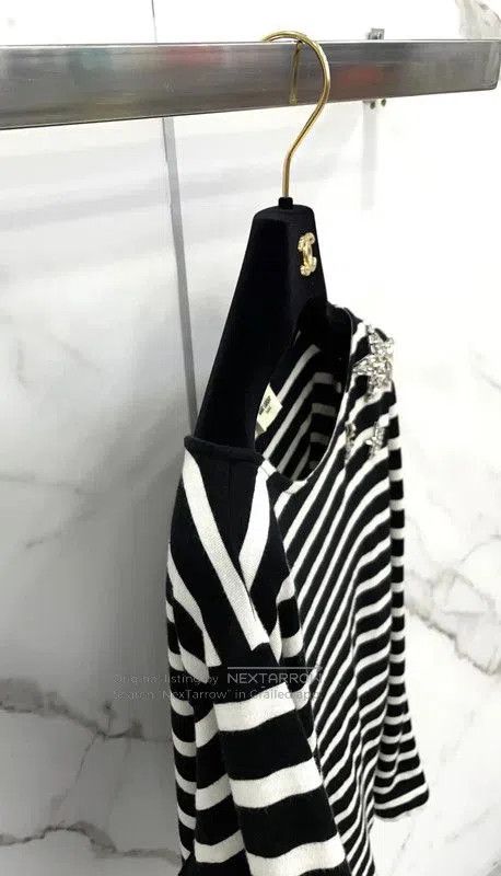 Yves Saint Laurent YSL Striped Long Sleeve T-Shirt for Women . Size M / US 6-8 / IT 42-44 - 7 Thumbnail