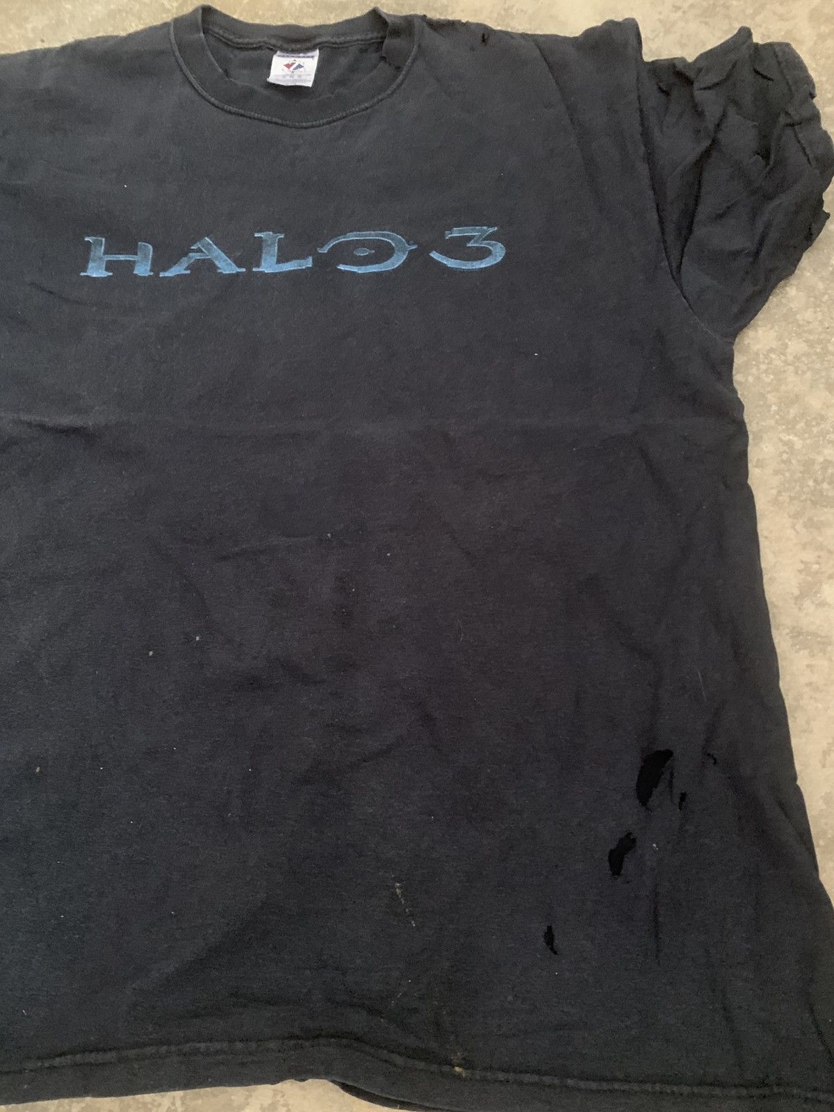 Vintage HALO 3 Logo T-Shirt Original vintage gaming aesthetic. Size US XL / EU 56 / 4 - 2 Thumbnail