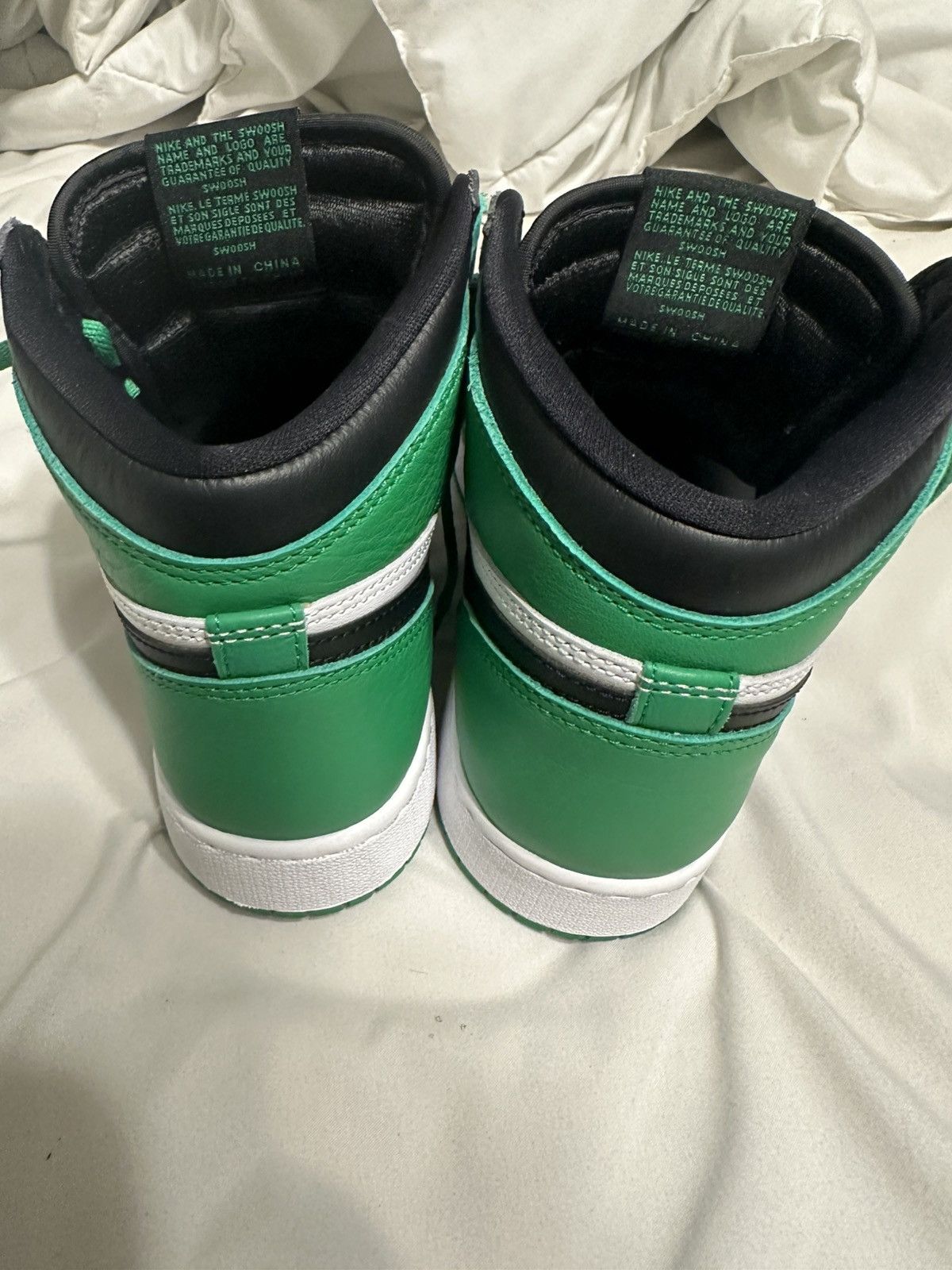 Nike Air Jordan 1 Retro High OG GS Lucky Green Size US 6 / EU 39 - 4 Thumbnail