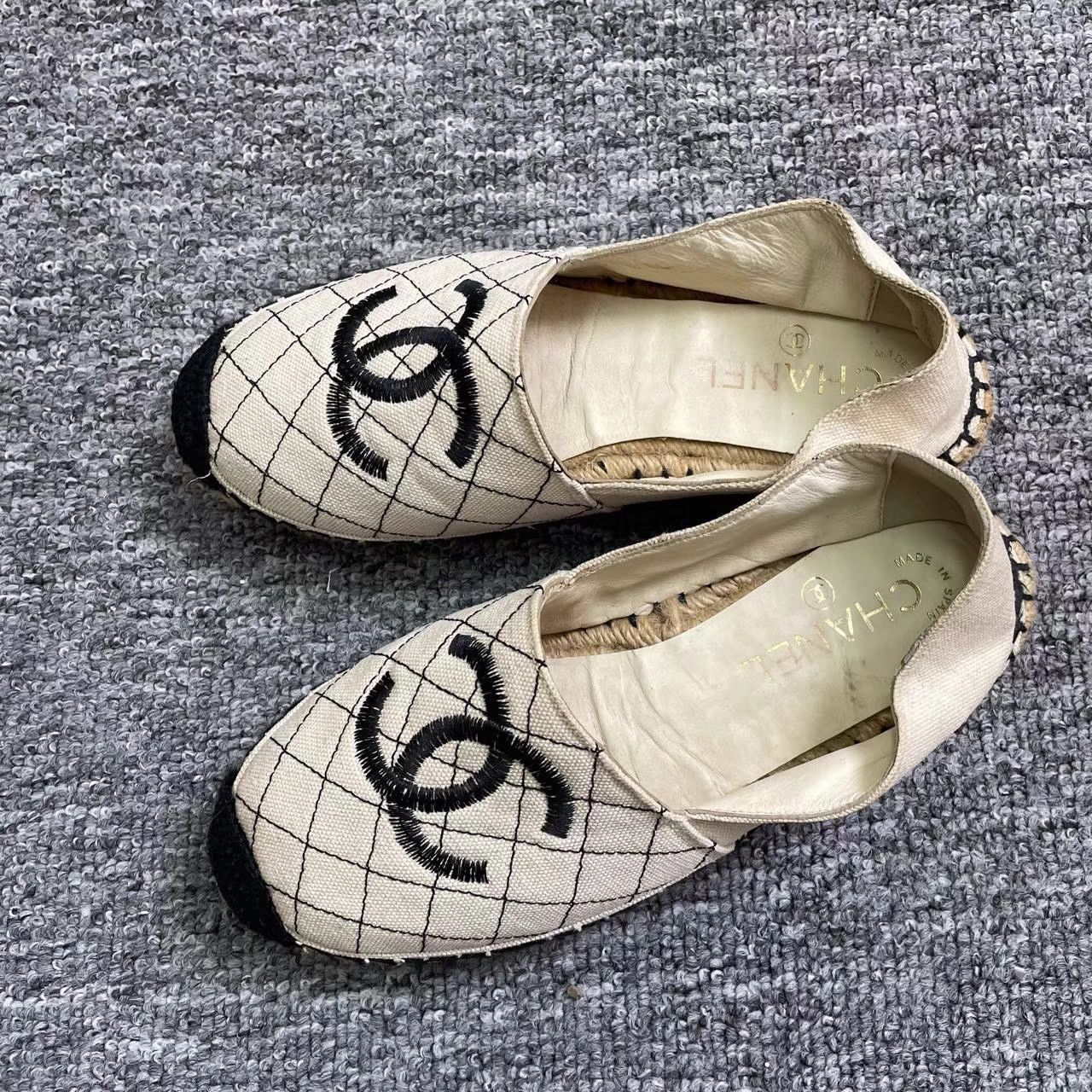 Chanel Chanel Black & White Leather Espadrilles K12 Size US 7 / IT 37 - 1 Thumbnail