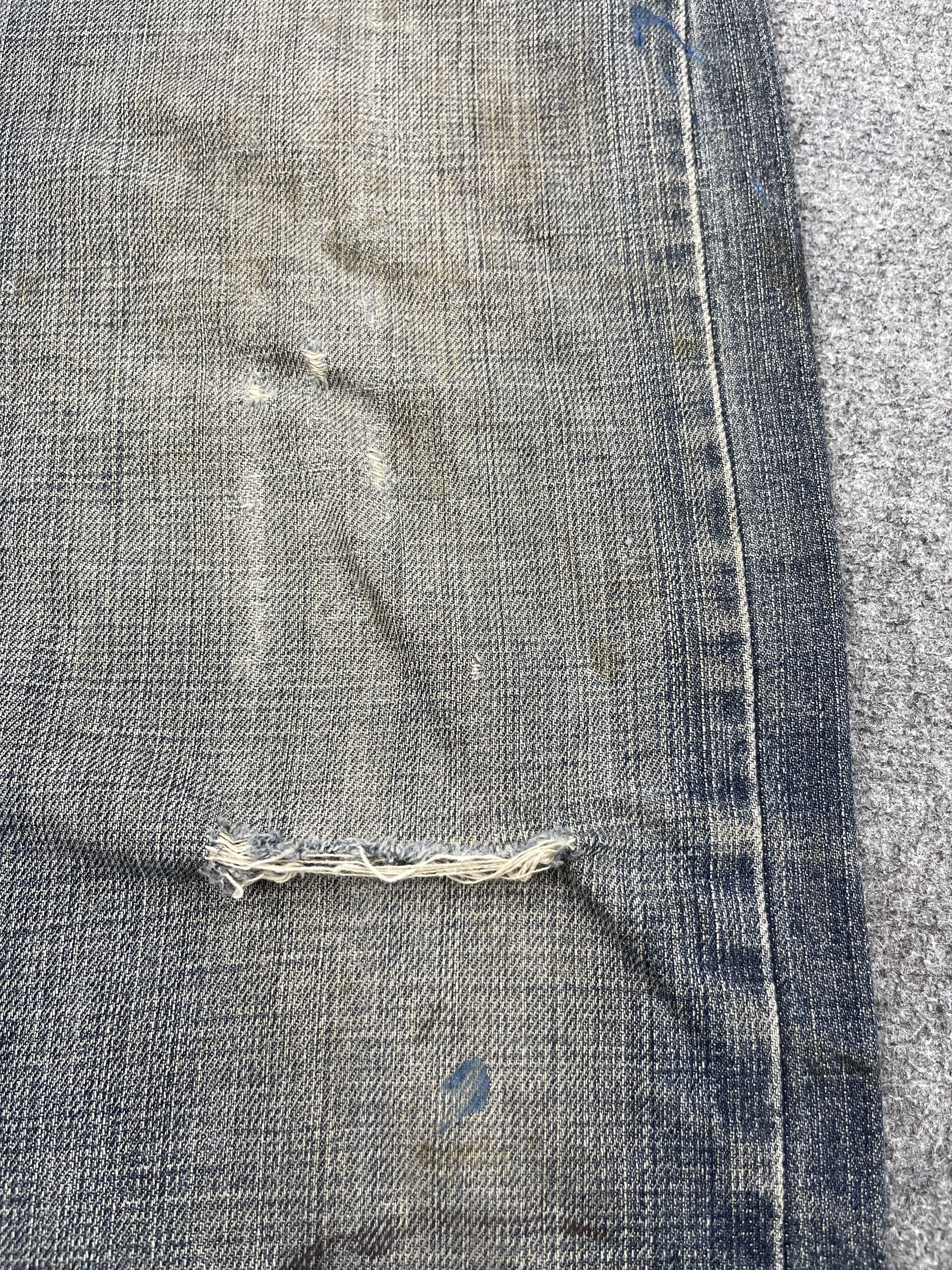 Levi's × Vintage Distressed Faded Blue Vintage Levis 505 Jeans DP2563 Size US 33 - 12 Thumbnail