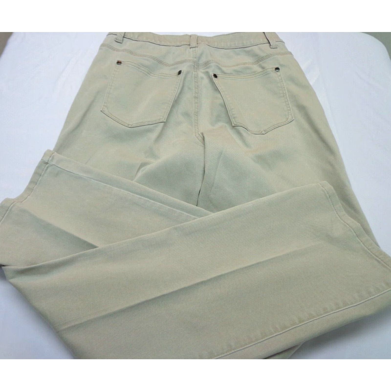 Vintage Christopher & Banks Women’s Pants Beige 6 Regular Khaki Solid Button Machine Washable Womens Pants 6 Beige Size 28" / US 6 / IT 42 - 3 Thumbnail