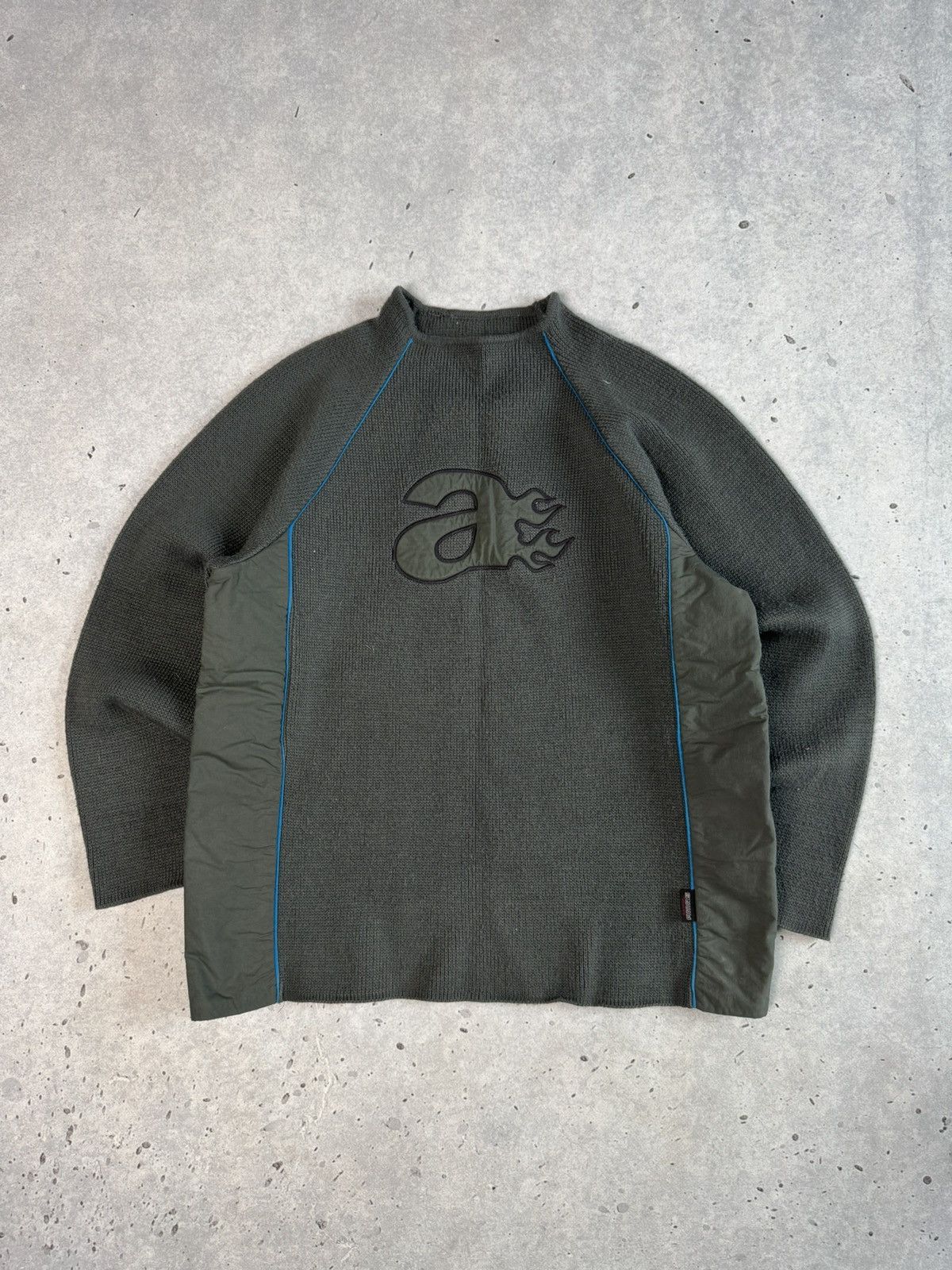 Vintage Vintage Y2K Serial Slider Surf Knit Sweater Size US L / EU 52-54 / 3 - 1 Thumbnail