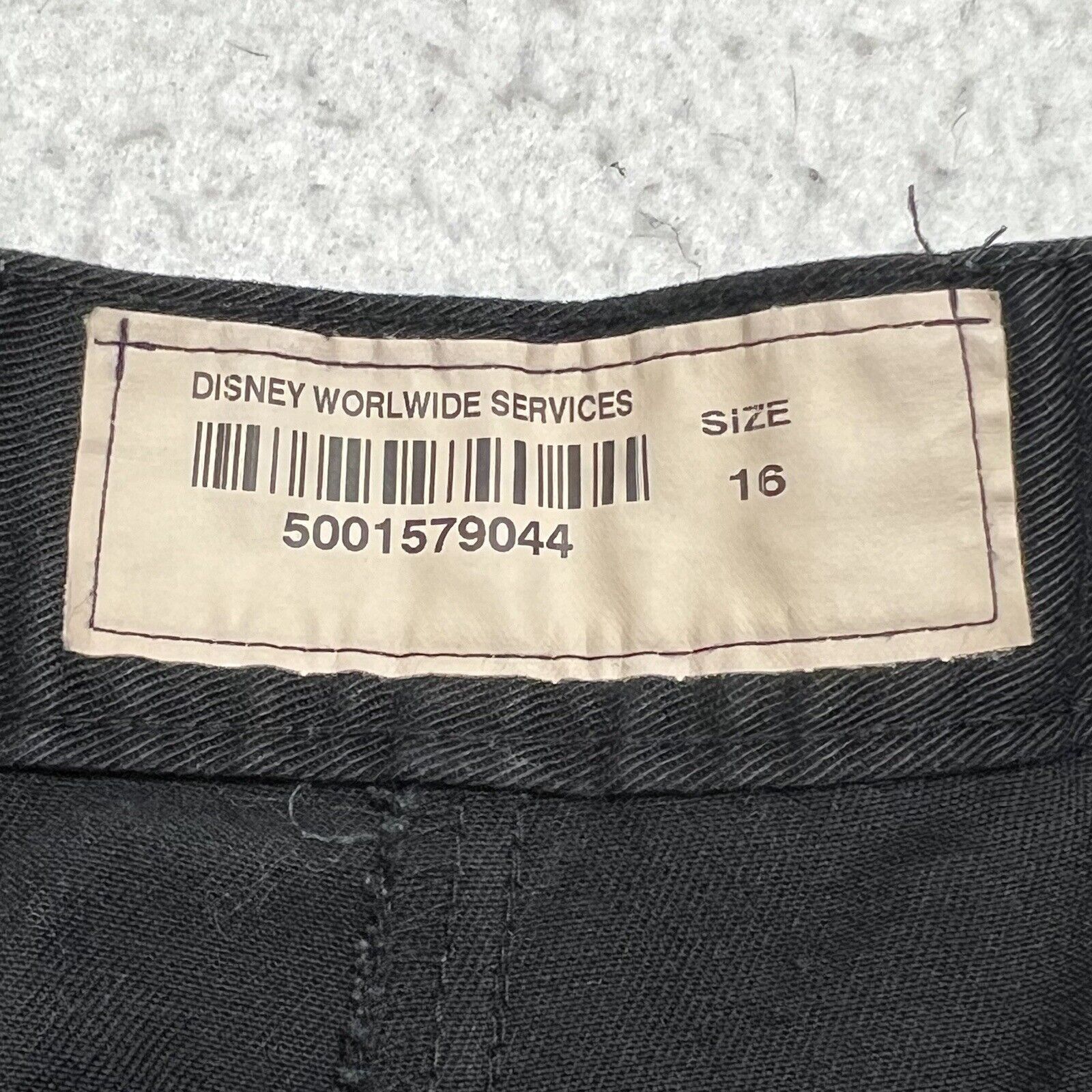 Disney Disney Cast Members Womens 16 Pleated Chino Shorts 7" Inseam Size 38" / US 16 / IT 52 - 4 Thumbnail