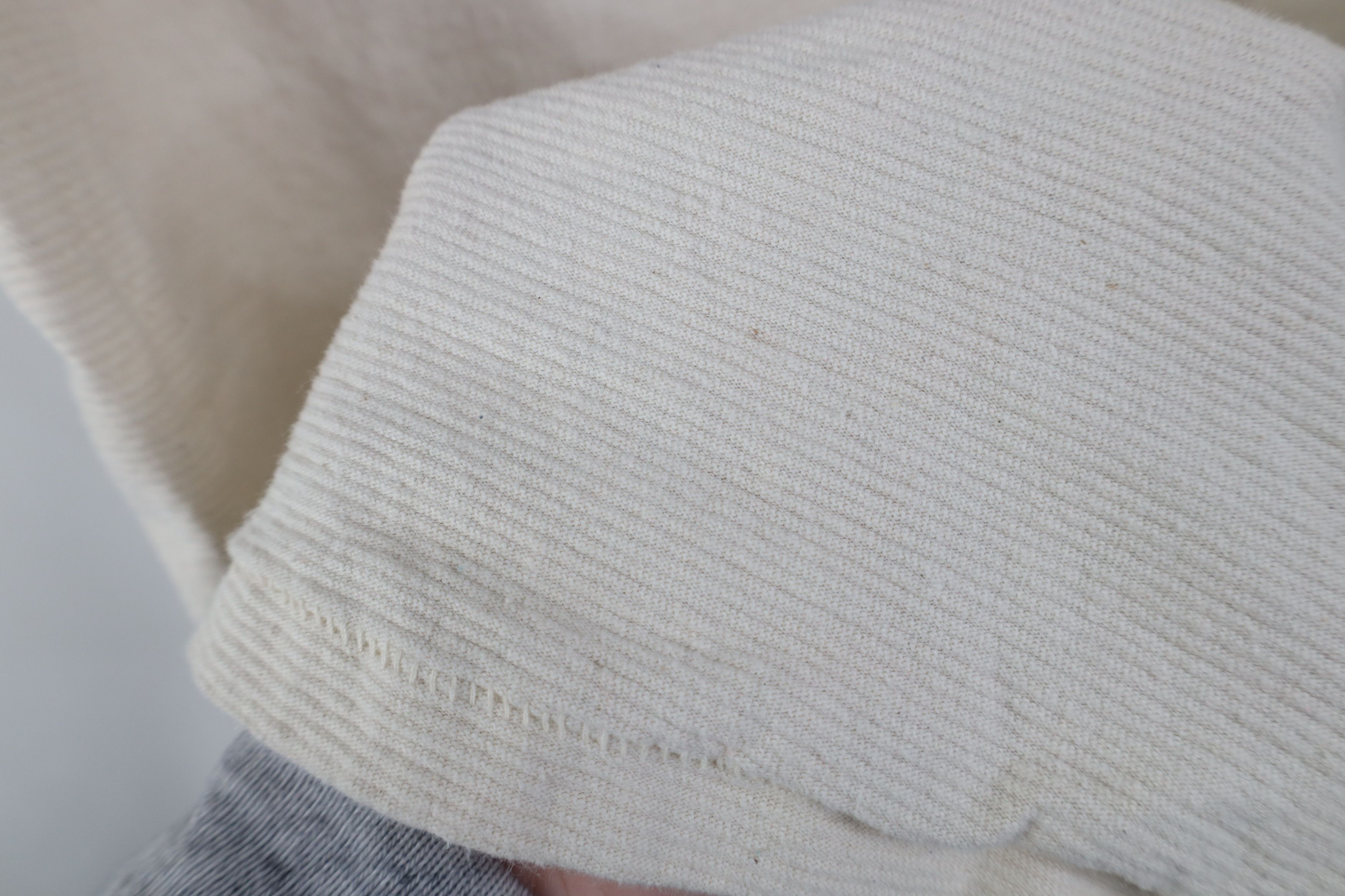 Vintage Vintage 90s Mountains Bear Ribbed Knit T-Shirt Beige USA Size US XL / EU 56 / 4 - 11 Thumbnail