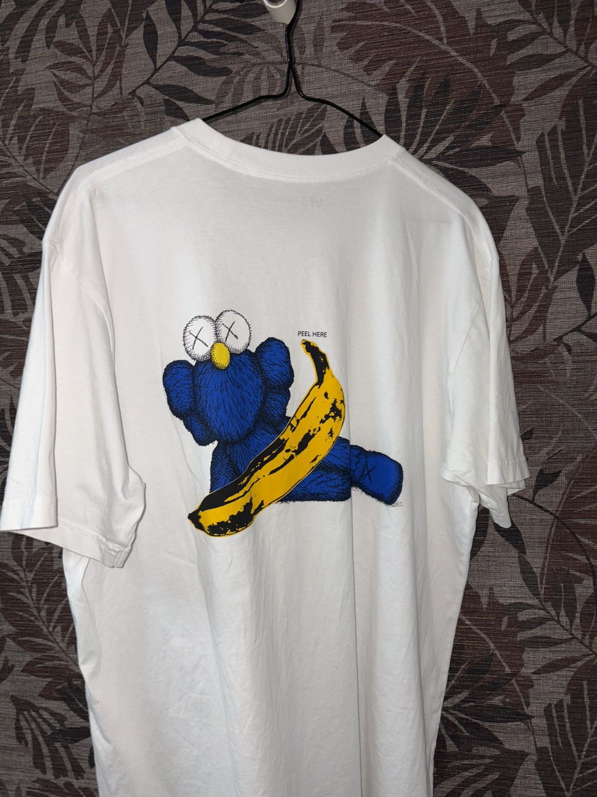 Kaws × Uniqlo Uniqlo x Kaws T Shirt Size US XL / EU 56 / 4 - 2 Thumbnail