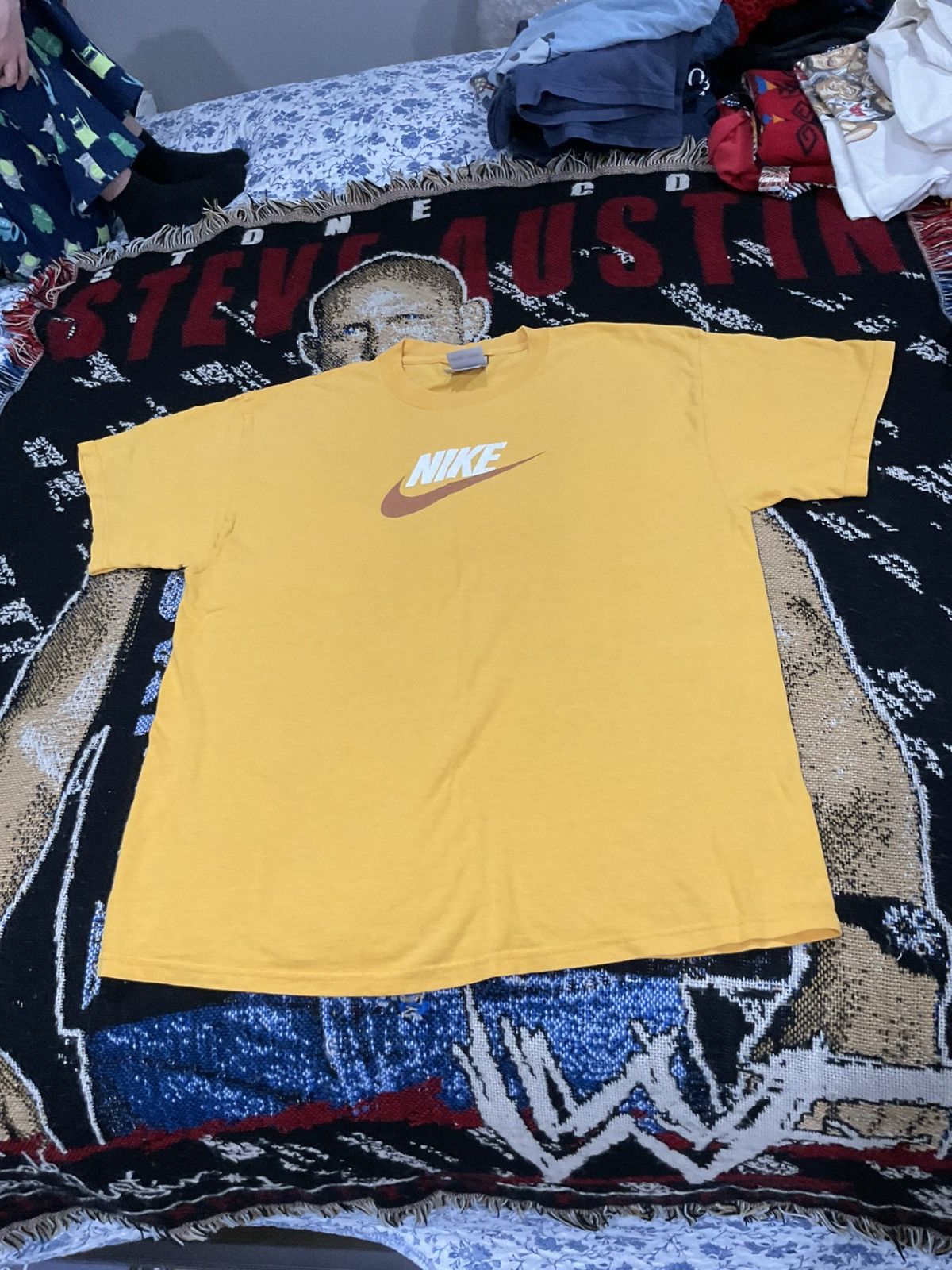 Nike Retro yellow Nike shirt xl Size US XL / EU 56 / 4 - 4 Thumbnail