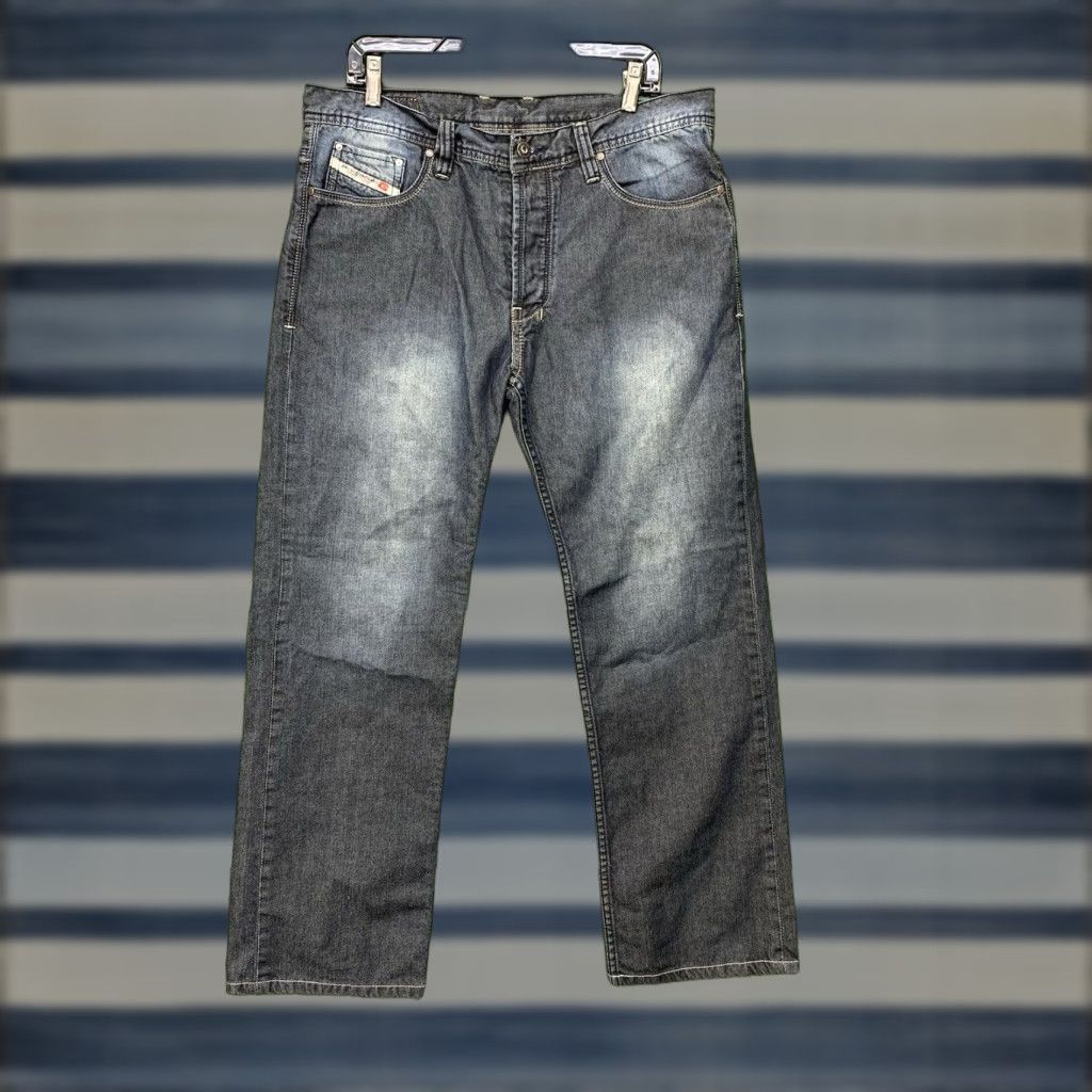 Diesel Diesel Viker Jeans Mens 36 Dark Wash Straight Leg Denim 5-Pocket Regular Rise Blue Vintage? No - City Hip Hop Theme Men’s Jeans 36 Inches Size US 36 / EU 52 - 1 Thumbnail