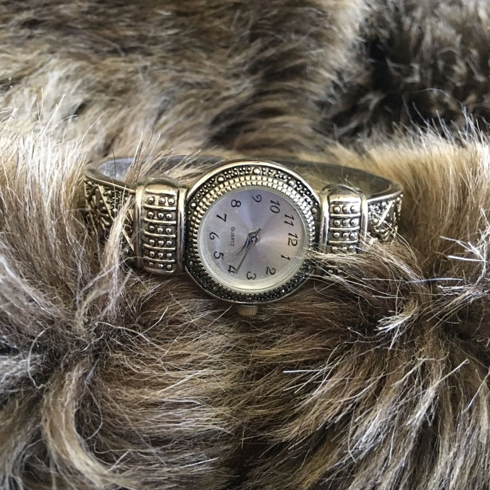Jewelry Ladies antique style clamp bracelet watch Size ONE SIZE - 1 Thumbnail