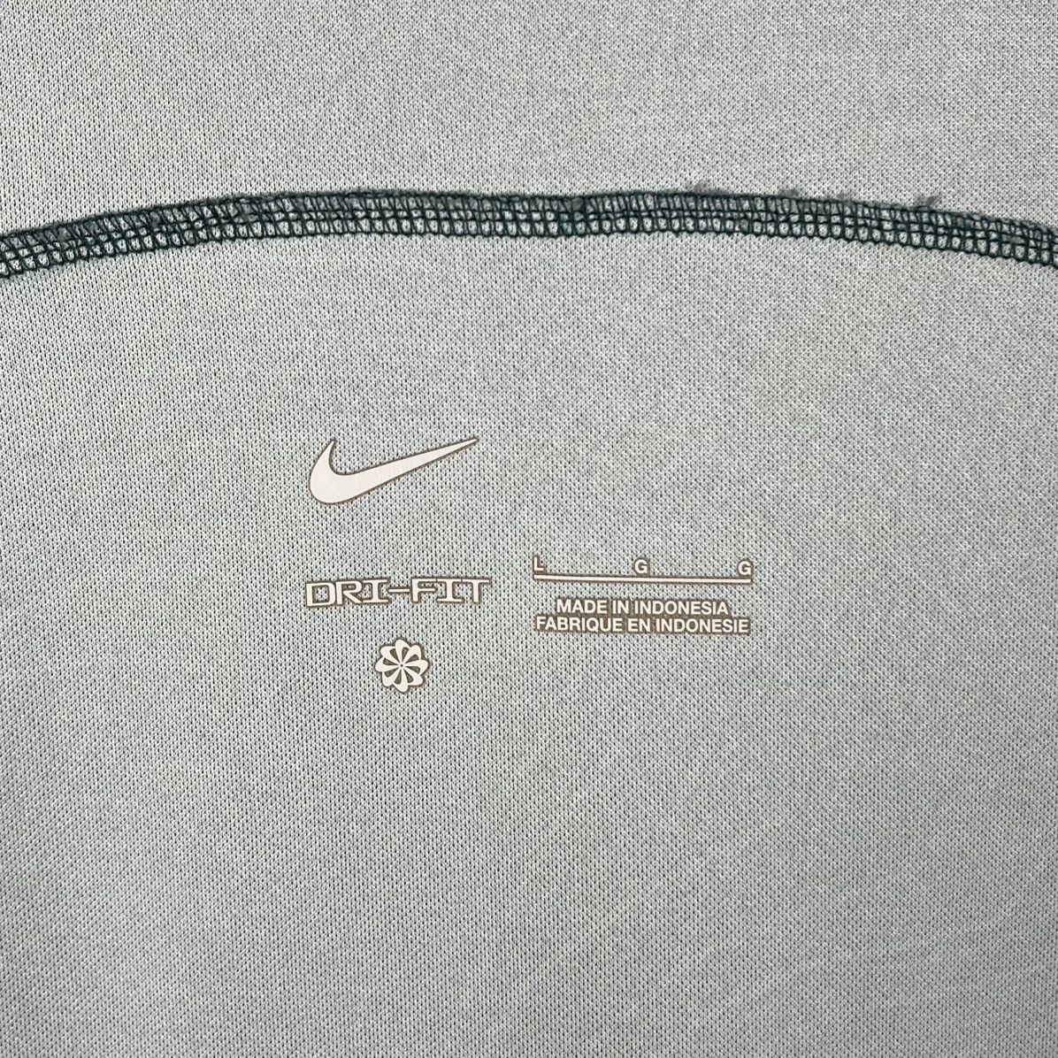 Nike Nike Liverpool third soccer jersey 2022/2023 Size US L / EU 52-54 / 3 - 19 Thumbnail