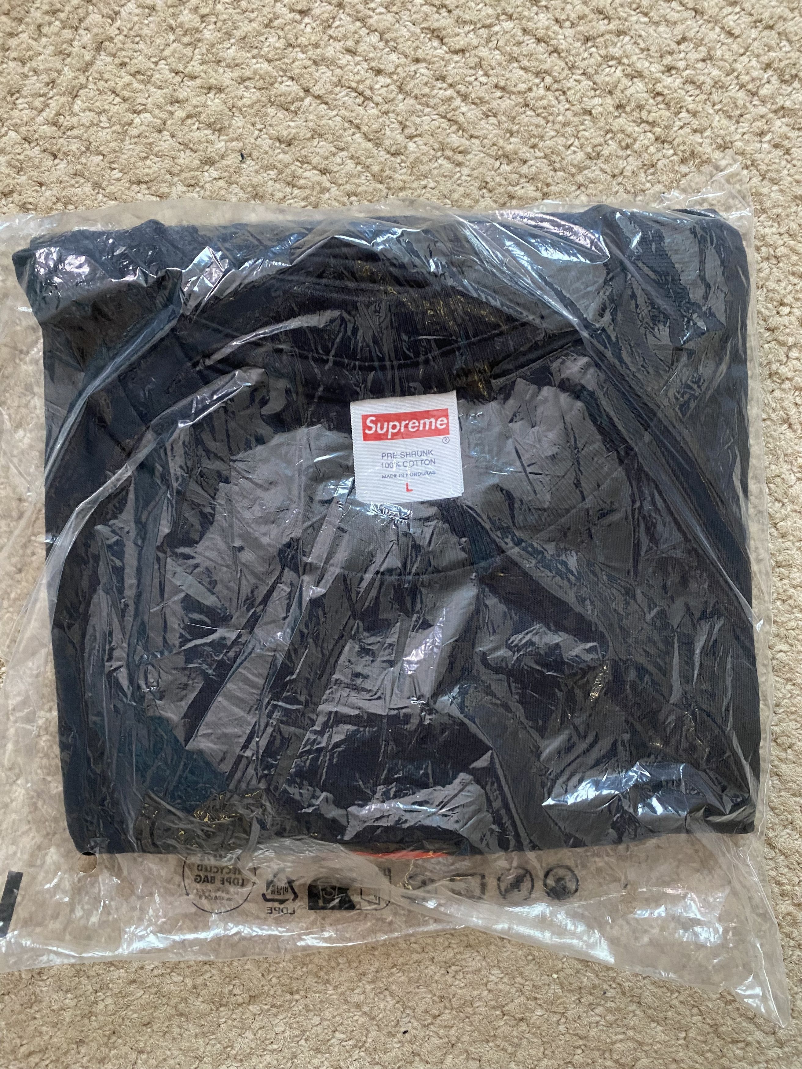 Supreme Supreme grinch Tee Size US L / EU 52-54 / 3 - 3 Thumbnail