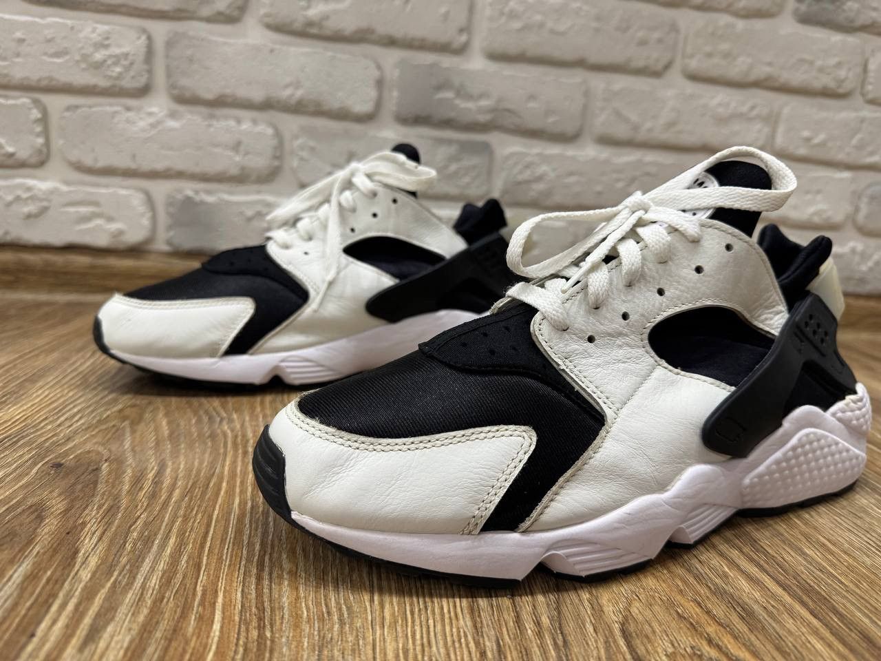 Nike Nike Air Huarache Black White Panda Size US 11 / EU 44 - 6 Thumbnail