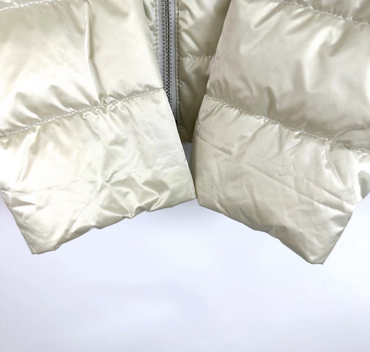 Prada Prada Pearlescent Collar Triangle Metal Logo Down Jacket K12 Size M / US 6-8 / IT 42-44 - 6 Thumbnail