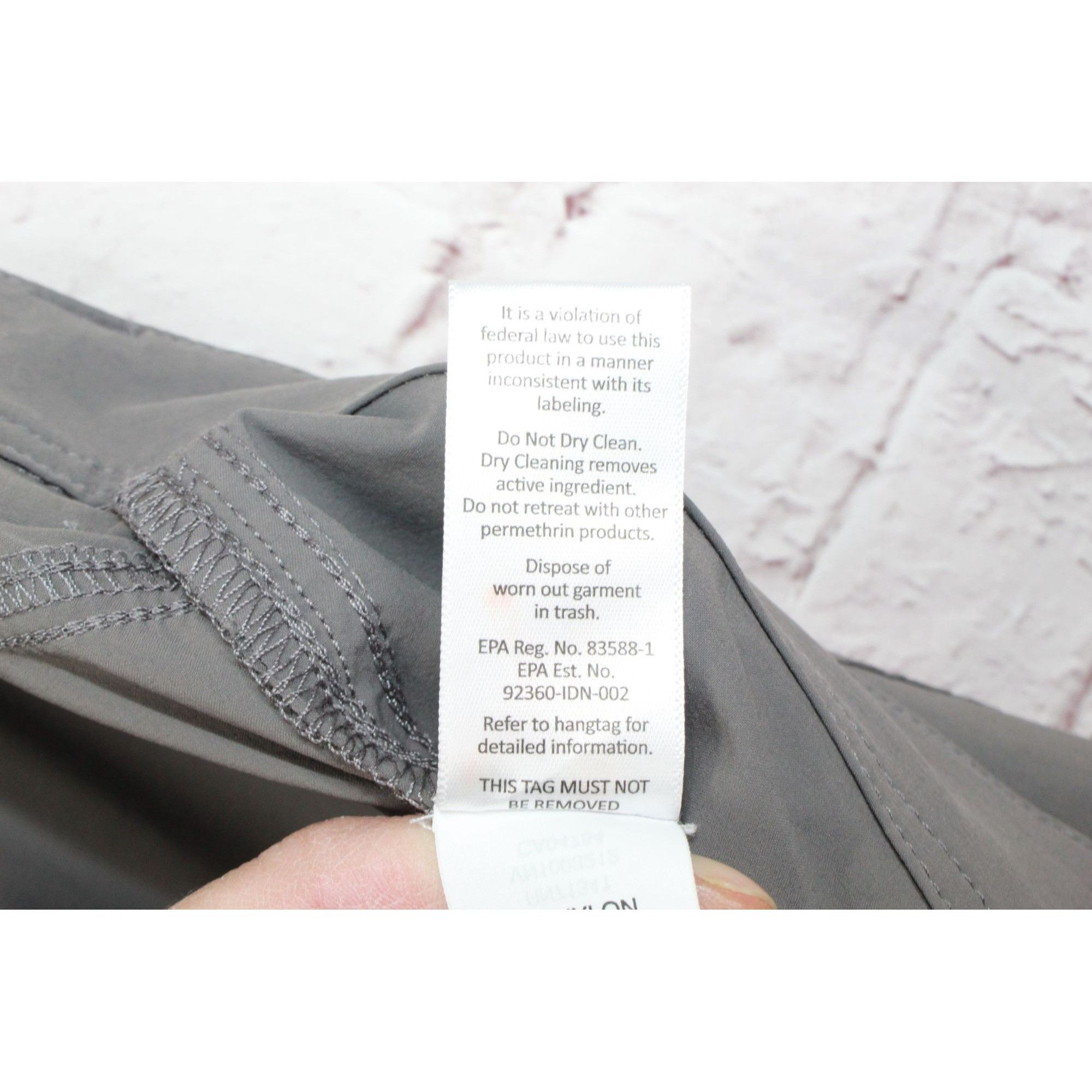 L.L. Bean LL Bean Men's No Fly Zone Zip Off Pants Gray Size US 38 / EU 54 - 8 Thumbnail