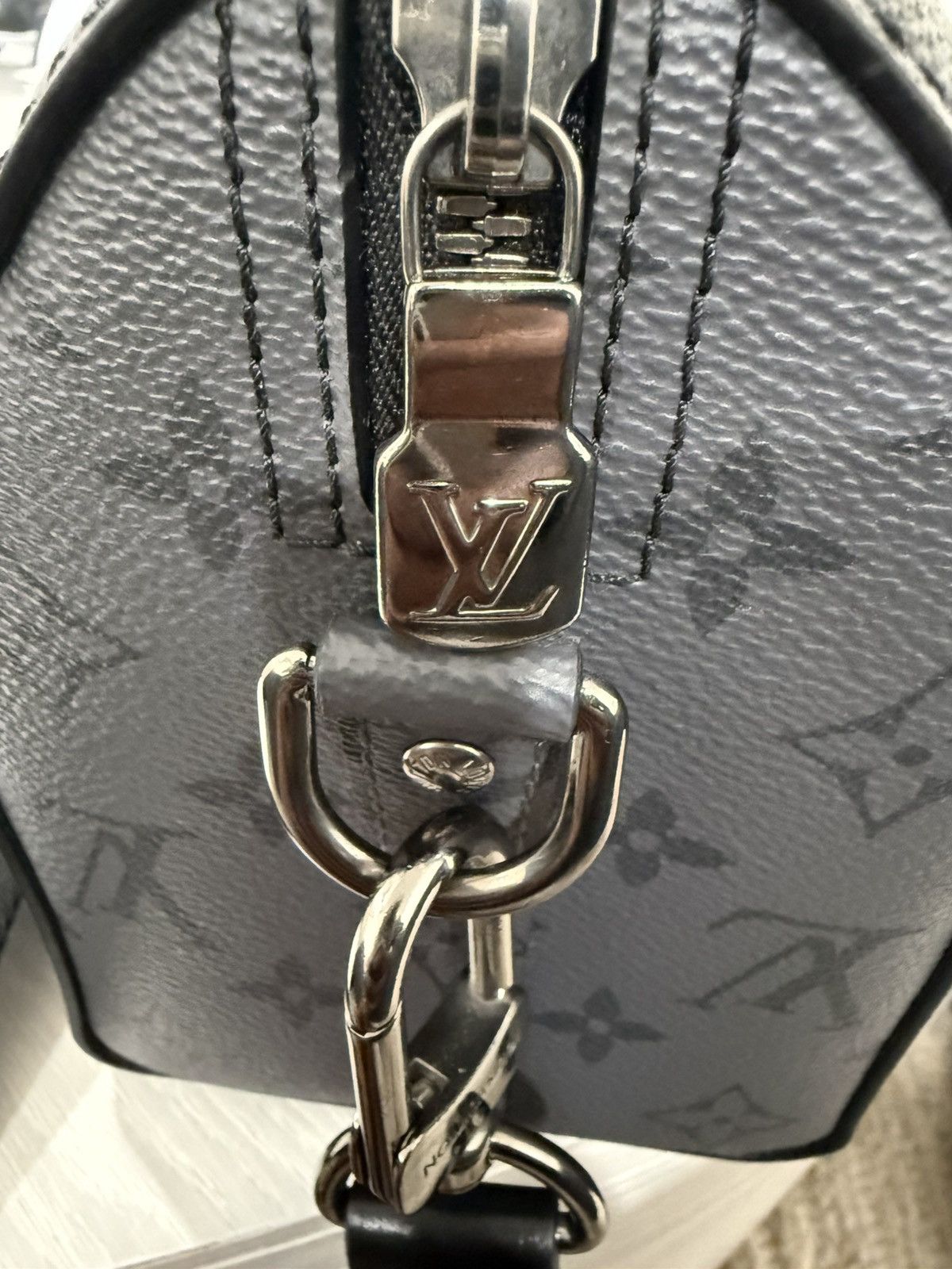 Louis Vuitton Louis vuitton Reverse Monogram Eclipse City Keepall Size ONE SIZE - 11 Thumbnail