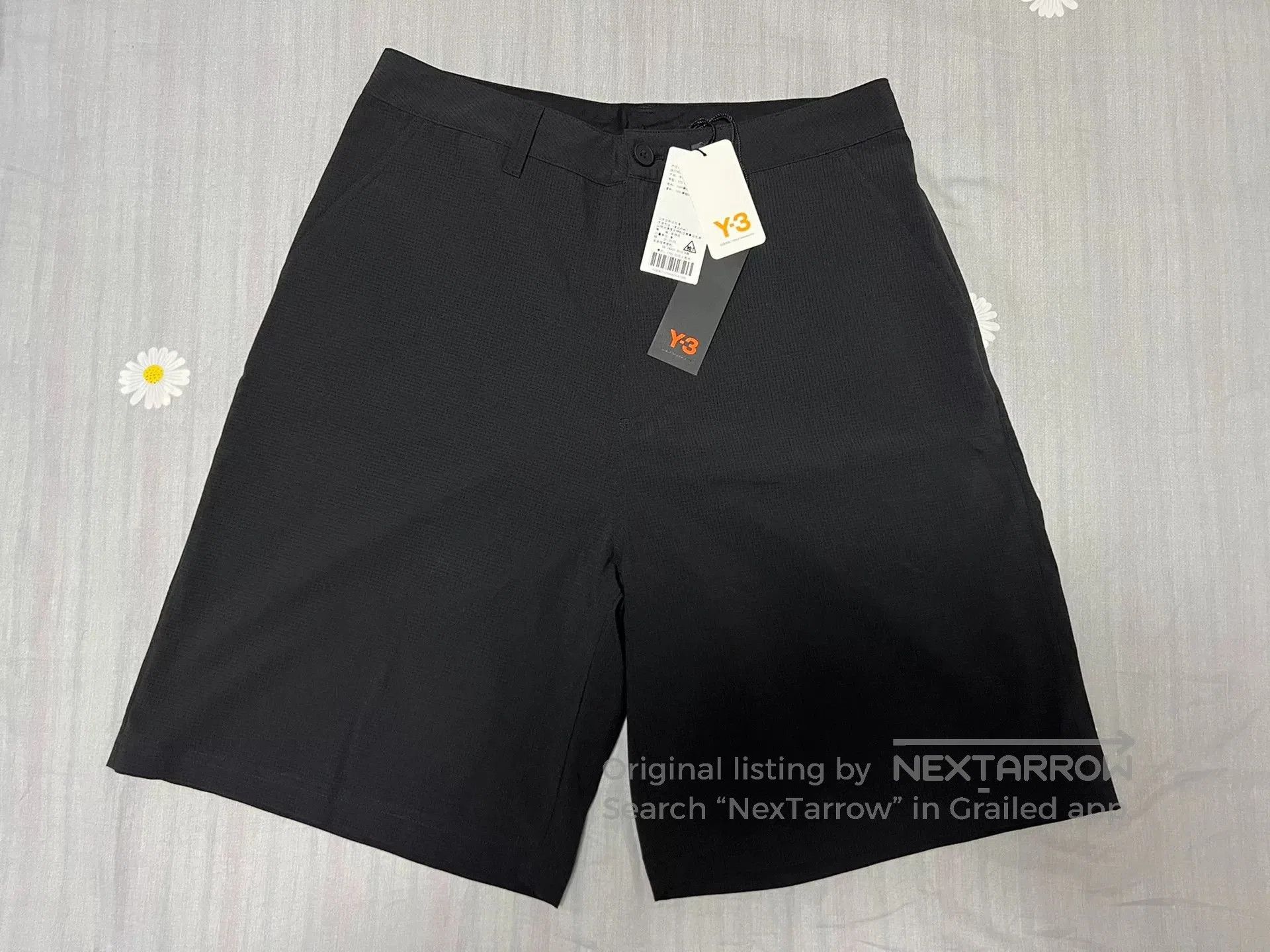 Y-3 Y-3 Black Shorts for Men. Size US 30 / EU 46 - 1 Thumbnail