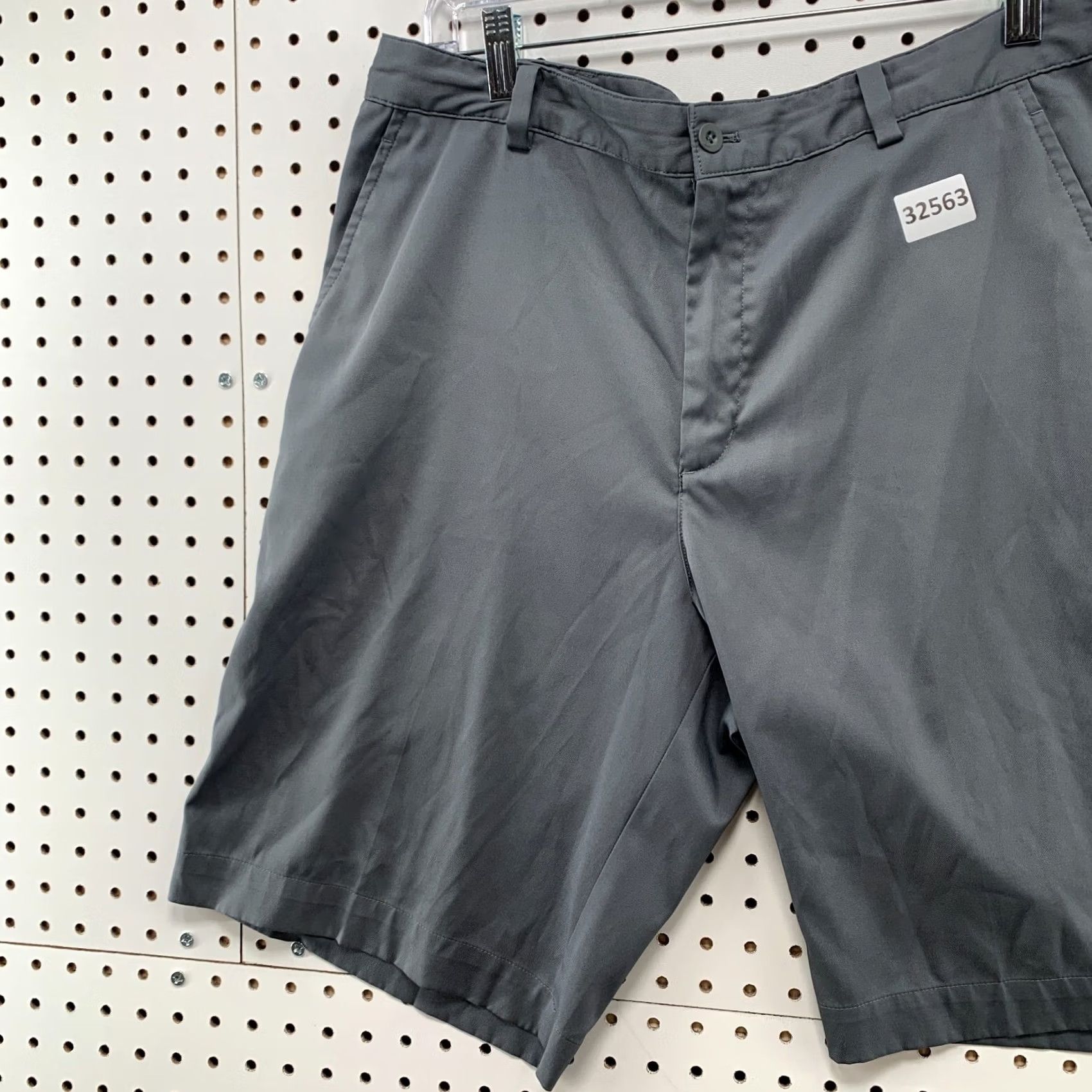 Nike Nike Golf Chino Shorts Mens Size 34x10.5 Gray Casual Dri Fit Size US 34 / EU 50 - 3 Thumbnail