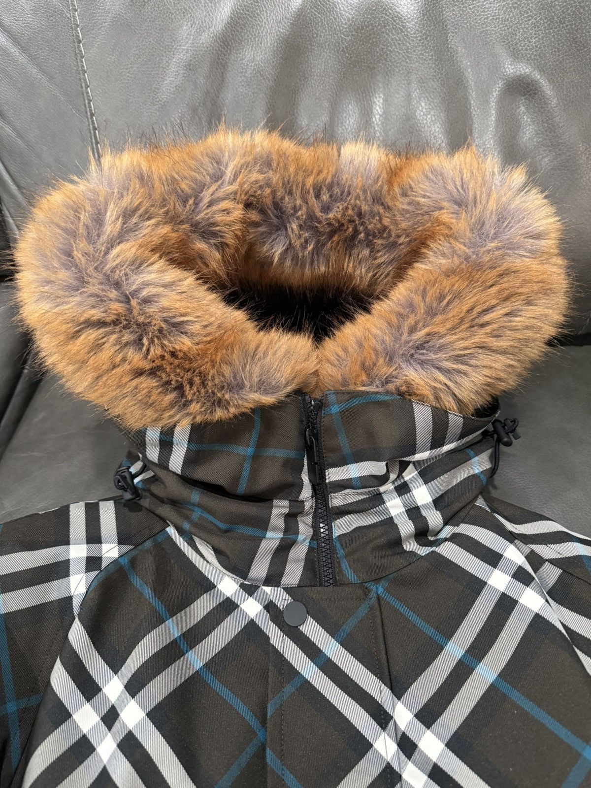 Burberry Burberry fur hood parka Size US M / EU 48-50 / 2 - 4 Thumbnail
