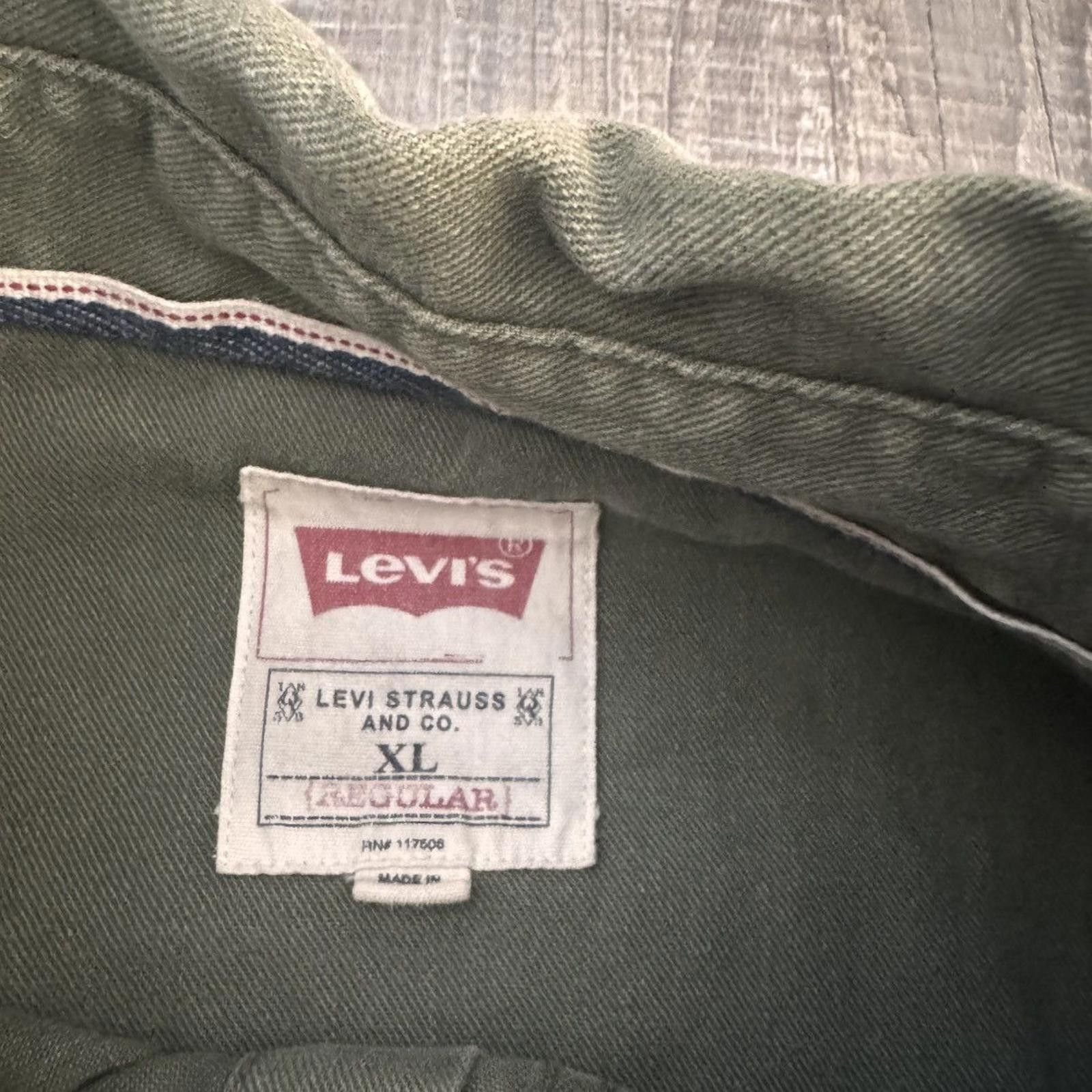 Levi's LEVIS • Classic 2 Pocket L/S Button Up Shirt "Green" (XL) Size US XL / EU 56 / 4 - 3 Thumbnail