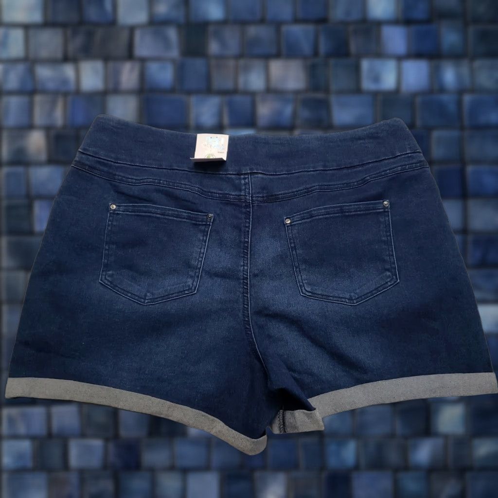 Vintage Time and Tru Denim Shorts Pull On 5” 2XL/2XG Womens Dark Denim Modern 19" Waist Rise 13" Inseam Live Tag Size Regular Adults Size 40" / US 18 - 1 Thumbnail